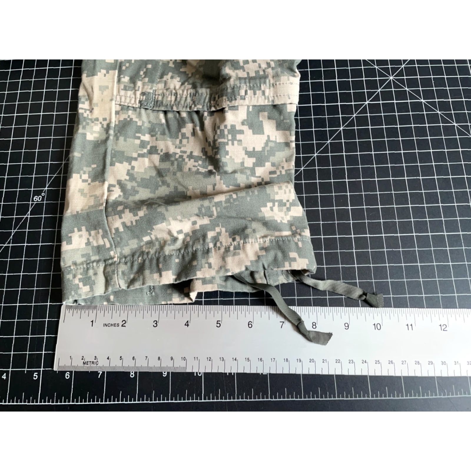 Vintage US Army Camo Cargo Pants Men's 32 x 29 (Medium Short) Digital Camouflage Combat Size US 32 / EU 48 - 7 Thumbnail