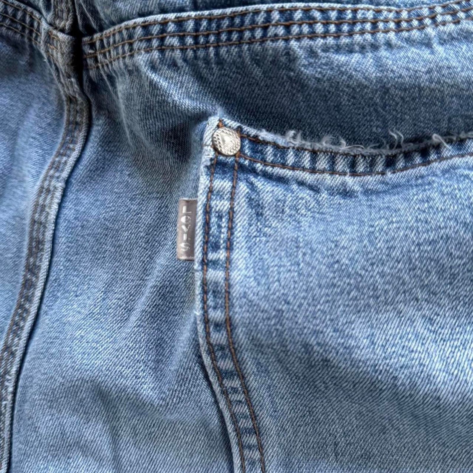 Levi's Vintage y2k Levis Silvertab Baggy Light Wash Denim Shorts Size US 36 / EU 52 - 5 Thumbnail