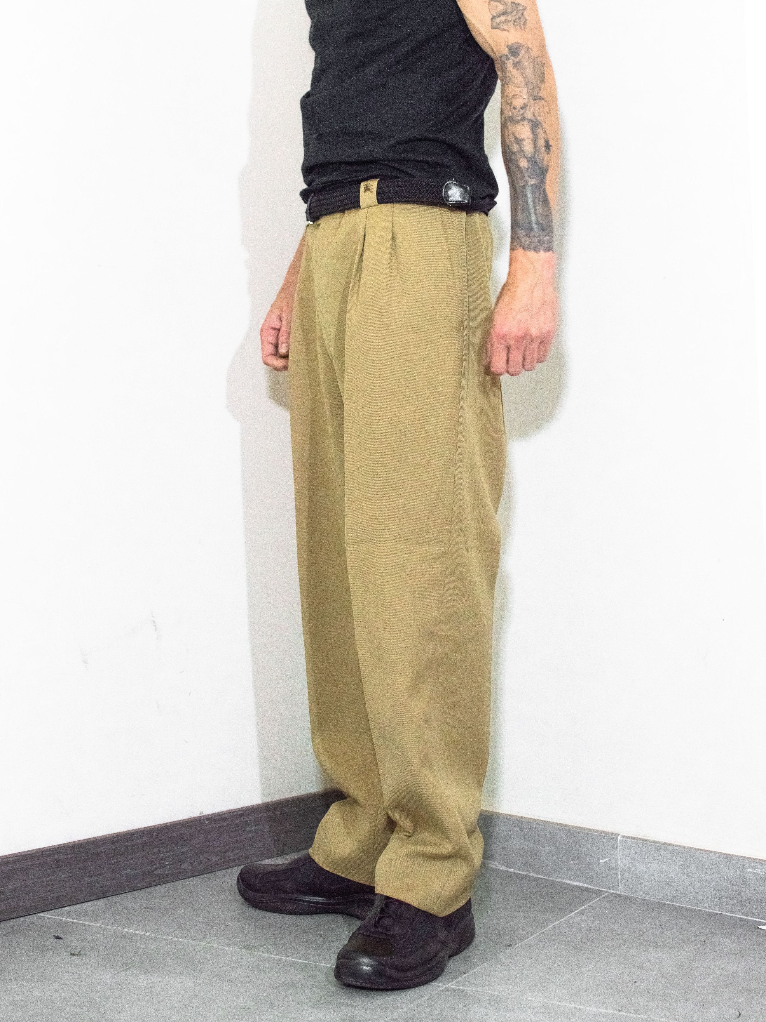Burberry × Designer × Vintage Vintage 90s Burberry Beige Wide Leg Chino Trousers Size US 32 / EU 48 - 1 Thumbnail