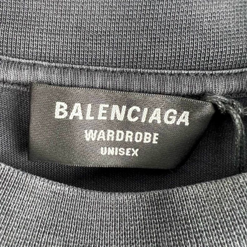 Balenciaga Balenciaga Logo Letter Signature Washed Worn Crew Neck T-S Size US S / EU 44-46 / 1 - 7 Thumbnail