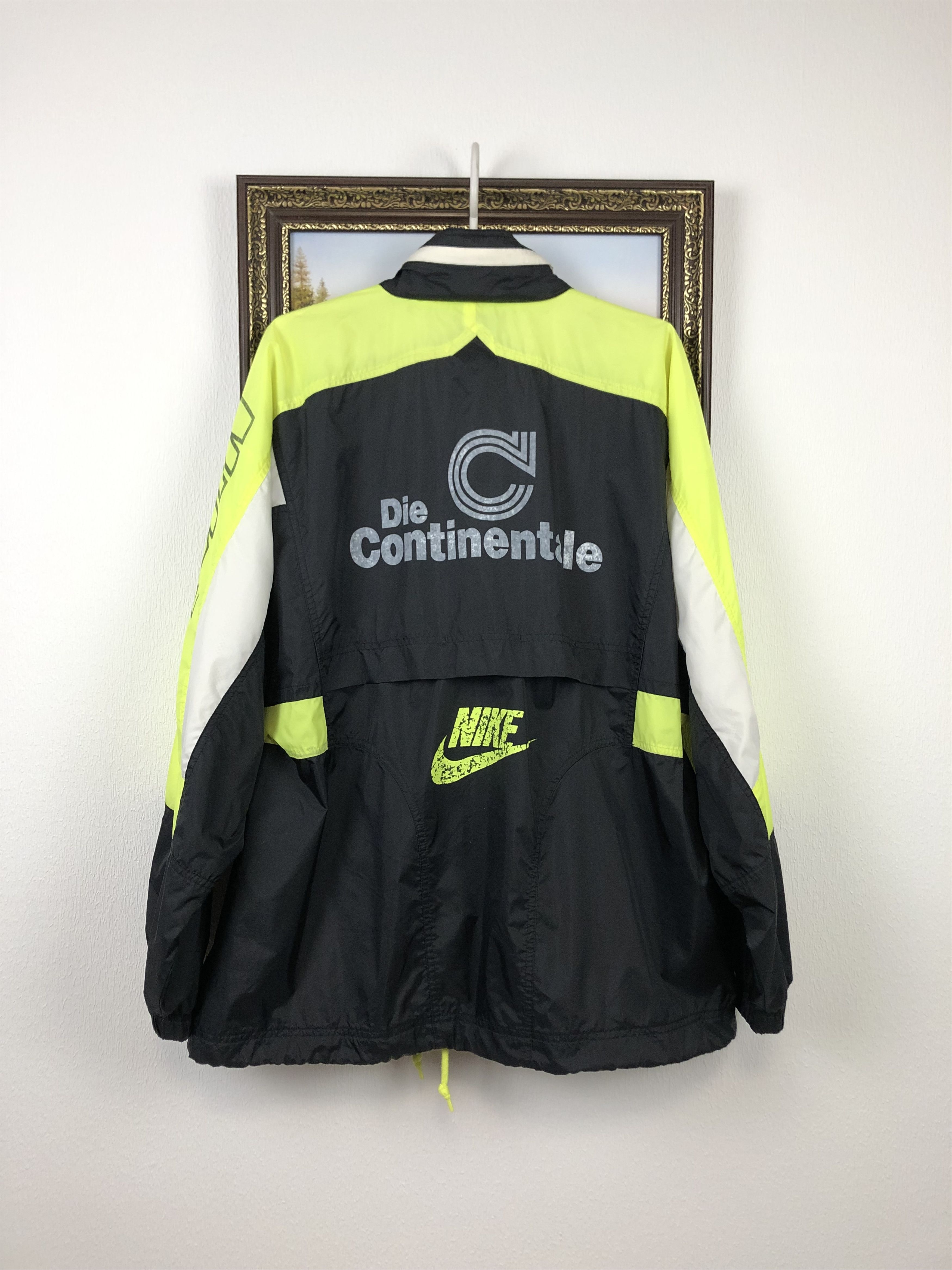 Nike Vintage Borussia Dortmund Football Jacket Soccer Windbreaker Size US L / EU 52-54 / 3 - 15 Thumbnail