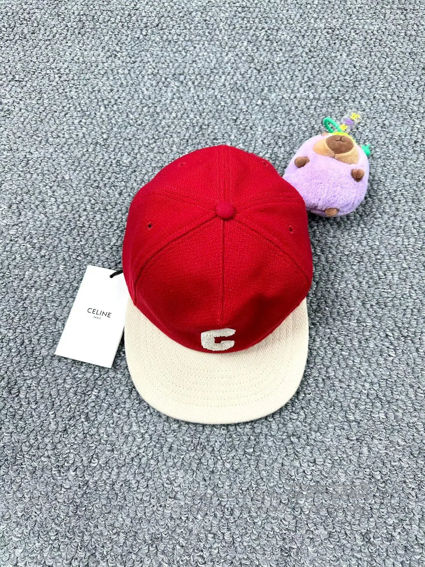 Celine Celine size M White and Red Velvet C Logo Embroidered Base Size ONE SIZE - 1 Thumbnail