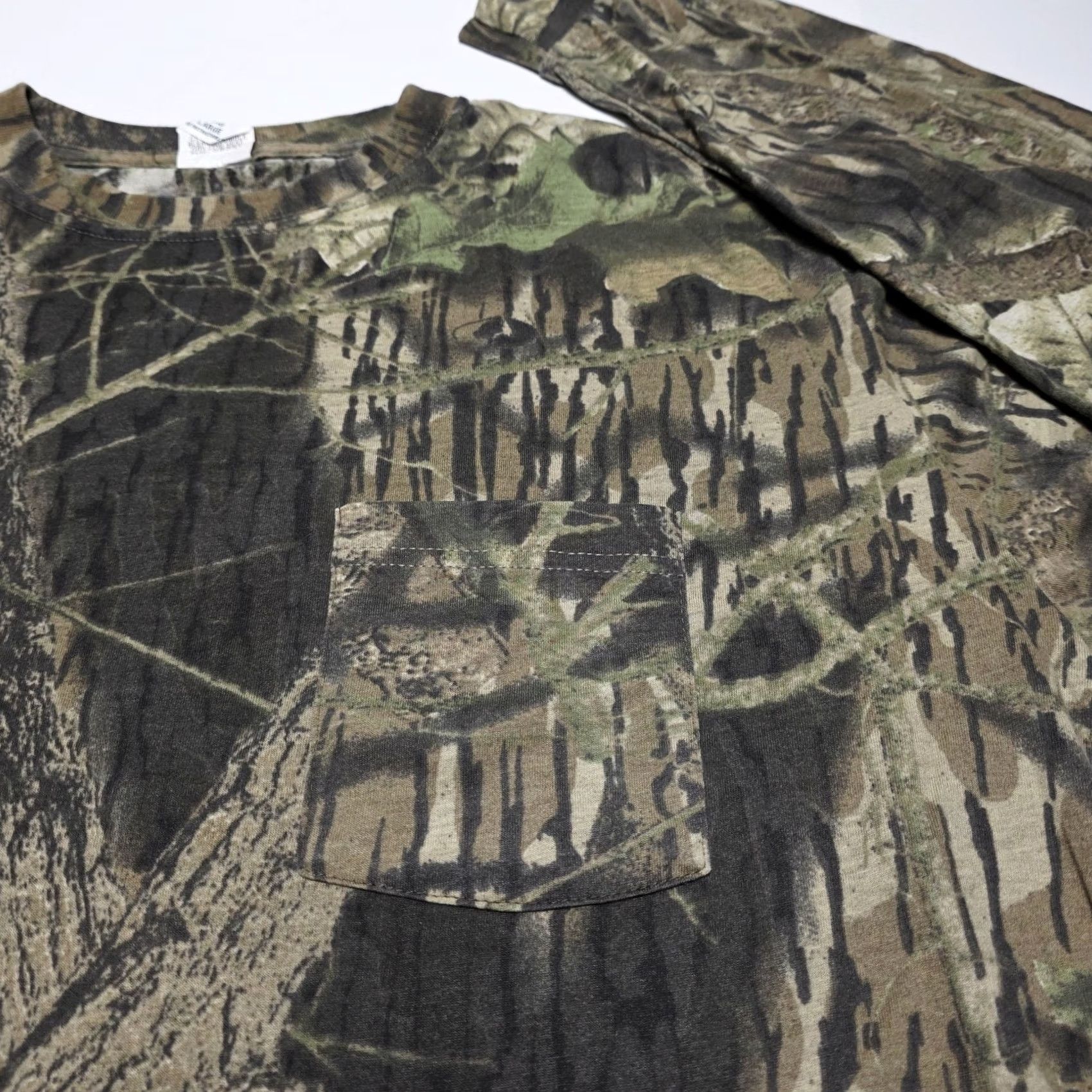 Vintage VINTAGE Trail Crest Mens Large Camo Long Sleeve Tshirt Hunting Camouflage Pocket Size US L / EU 52-54 / 3 - 8 Thumbnail