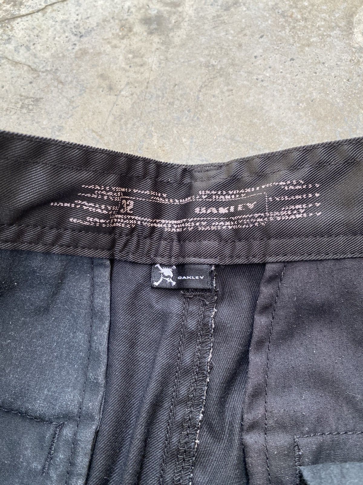 Oakley Vintage Oakley Small Logo Black Cargo Pants Size US 30 / EU 46 - 7 Thumbnail