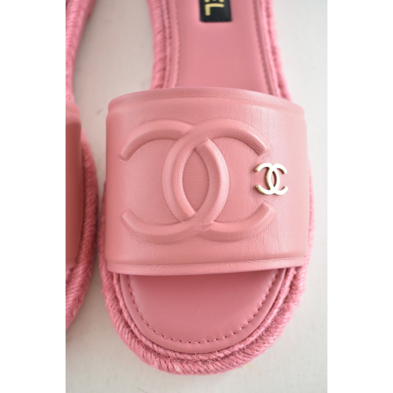 Chanel Chanel 23C Pink Lambskin Leather CC Logo Slide Sandal Slip Size US 12 / IT 42 - 10 Thumbnail