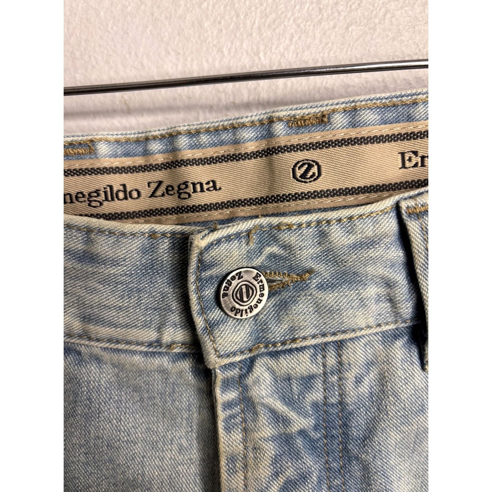Ermenegildo Zegna Ermenegildo Zegna Jeans Mens 35 Light Wash Denim Designer Casual Made in Italy Size US 35 - 6 Thumbnail