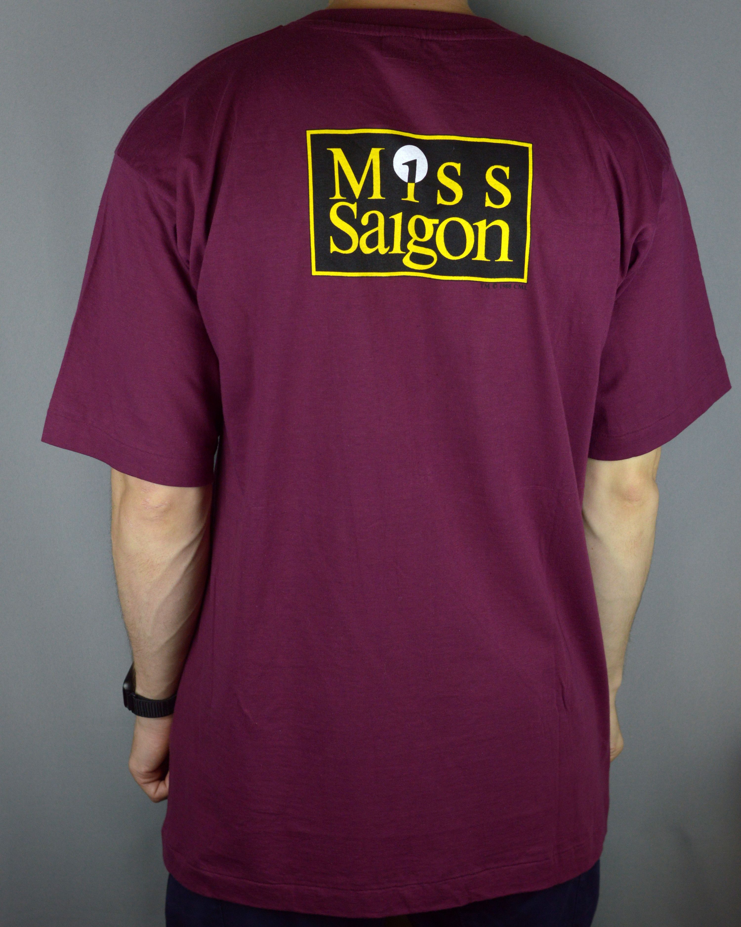 Vintage Vintage Miss Saigon 1988 t shirt Size US XL / EU 56 / 4 - 2 Thumbnail