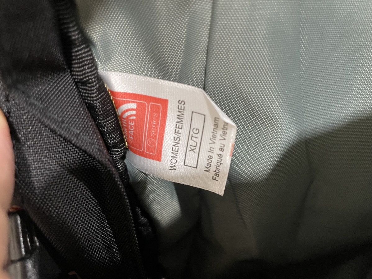 The North Face The North Face Surge 30L Backpack Size ONE SIZE - 13 Thumbnail