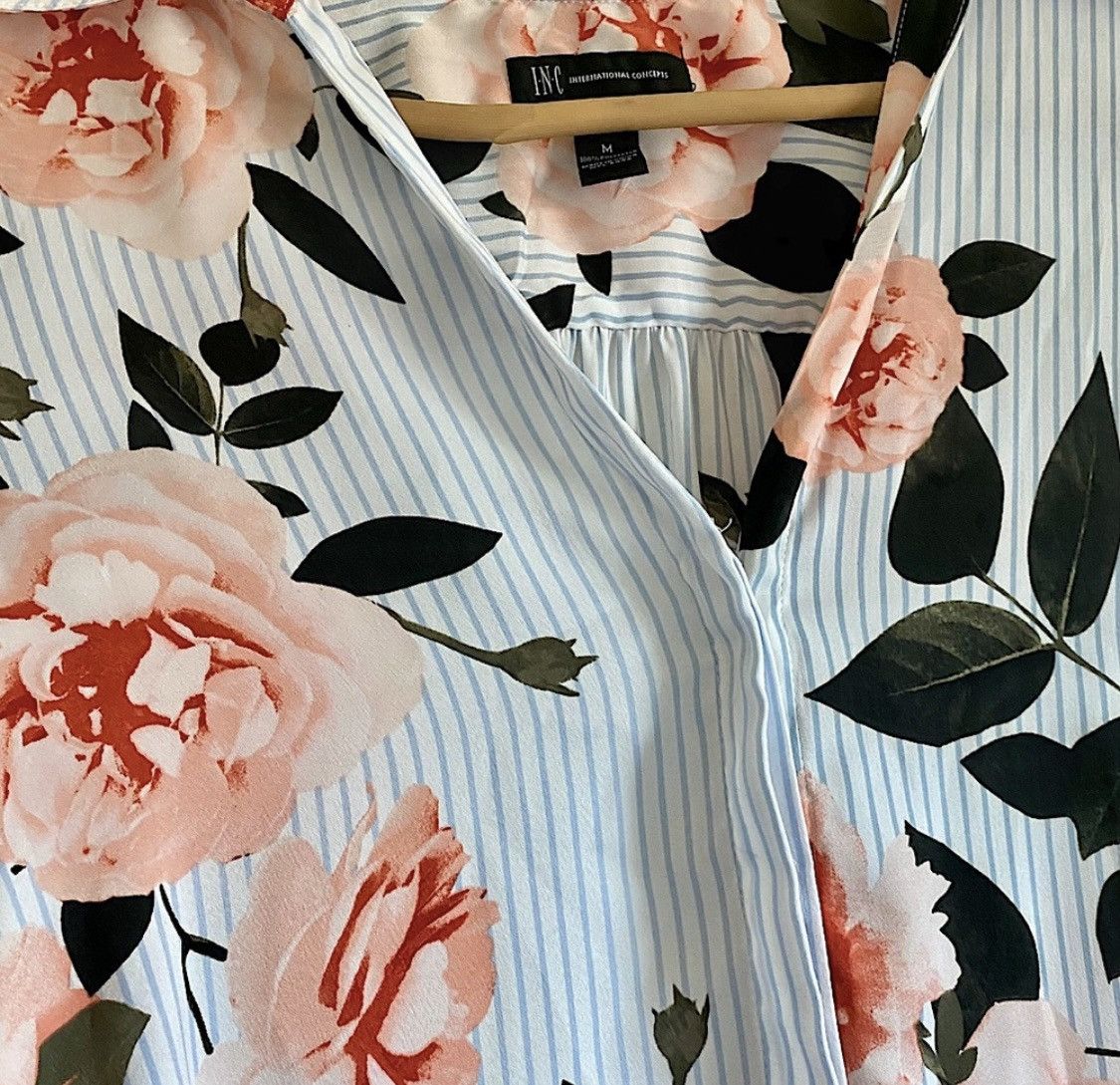 I.N.C INC INTERNATIONAL STRIPED FLORAL ADJUSTABLE SIDE SLIT BLOUSE Size M / US 6-8 / IT 42-44 - 7 Thumbnail