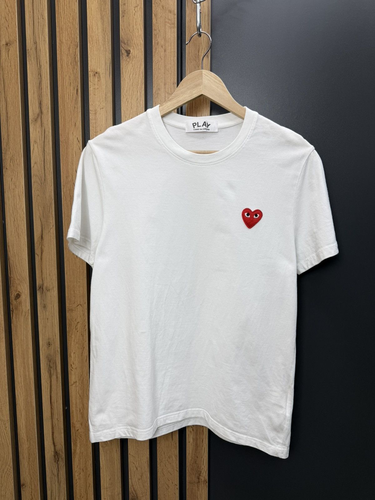 Comme des Garcons PLAY Comme des Garcons Play White Heart Logo T Shirt Size US S / EU 44-46 / 1 - 1 Thumbnail