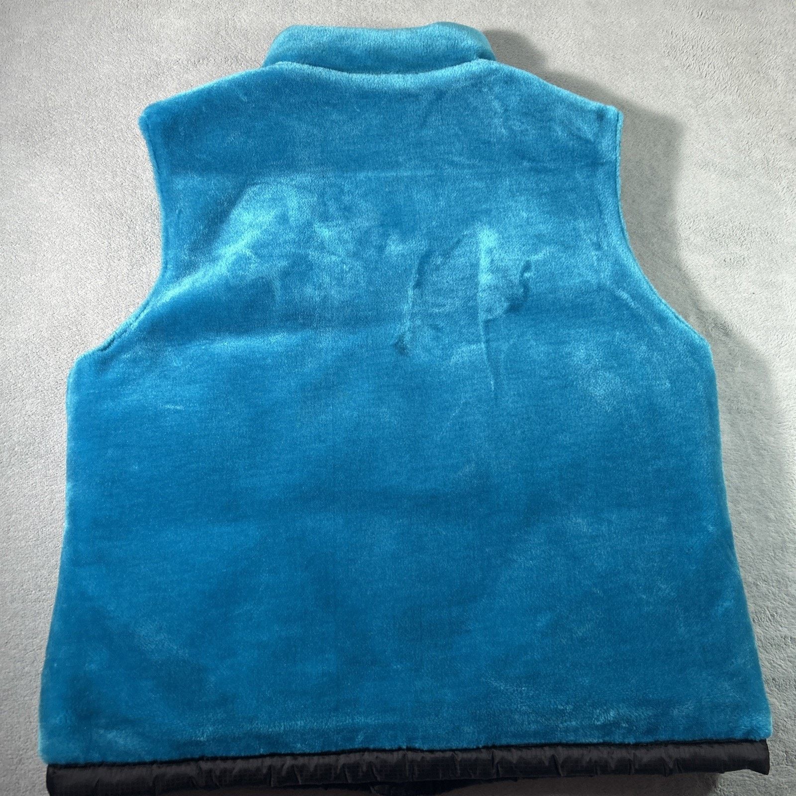 Volcom RARE Volcom Fuzzar Snow Vest Downed Jacket W's Large Revers Size L / US 10 / IT 46 - 2 Thumbnail