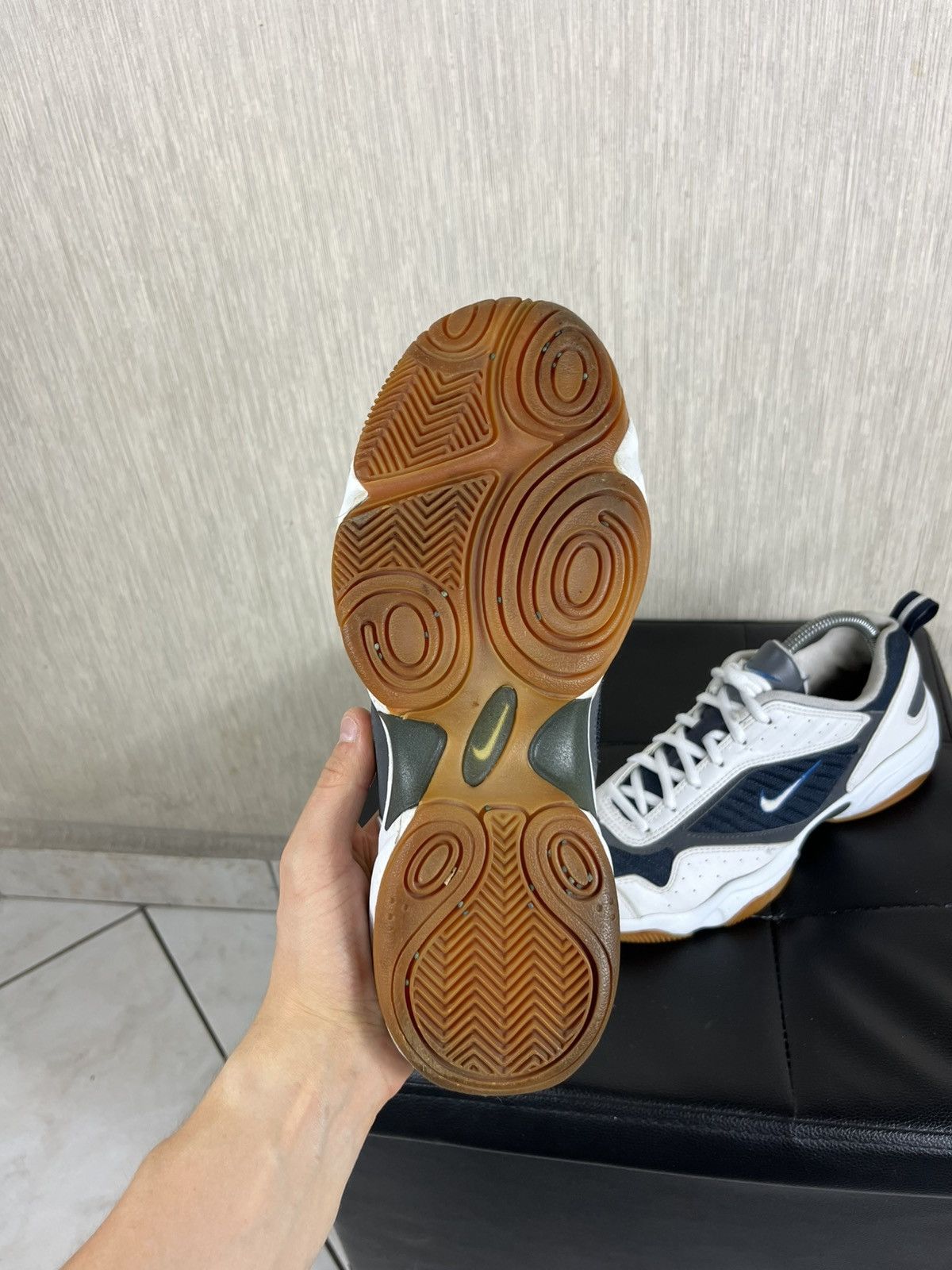 Nike Vintage Nike y2k retro small central swoosh sneakers shoes Size US 8 / EU 41 - 11 Thumbnail