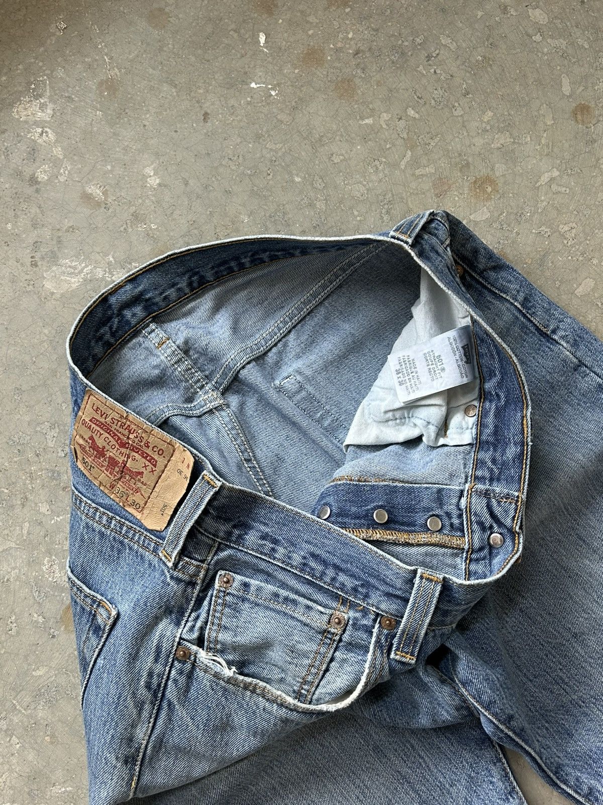 Levi's Vintage Clothing Levi's 501 Vintage Denim Blue Jeans W36L30 Size US 36 / EU 52 - 7 Thumbnail