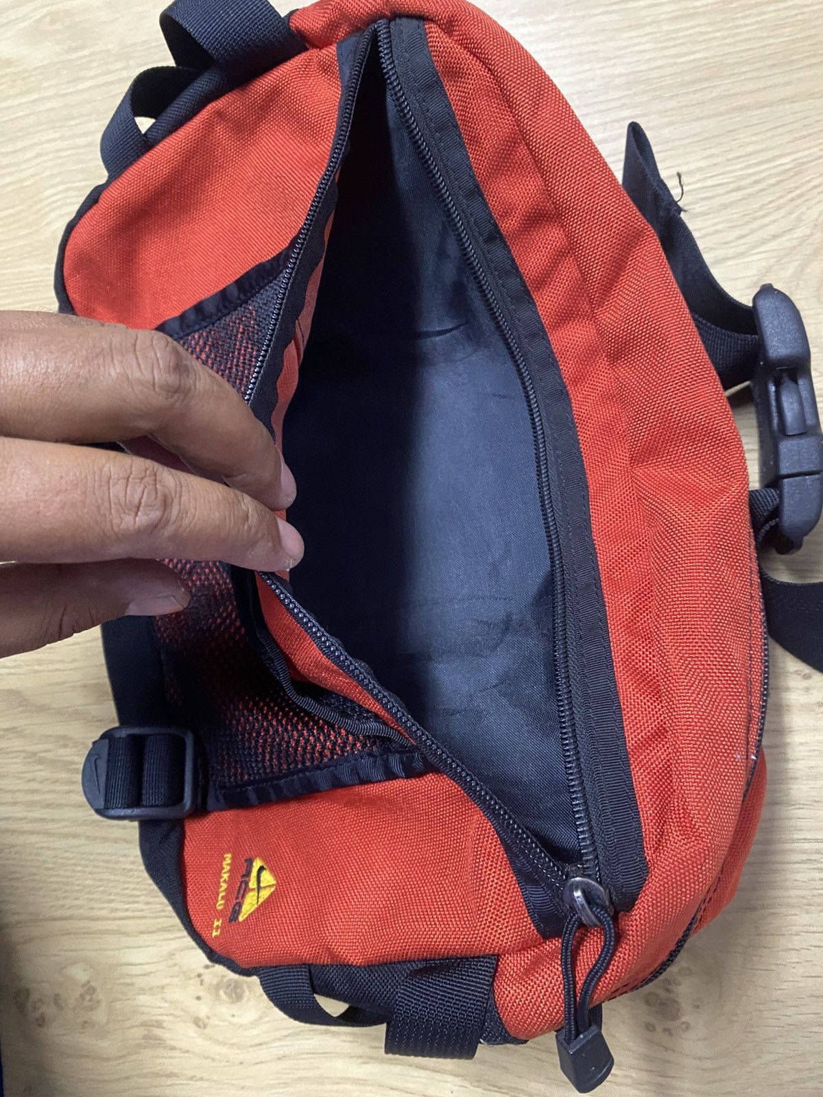 Nike Vintage Nike ACG Waist Bag /porch Bag Red Navy Mesh Pocket Size ONE SIZE - 10 Thumbnail