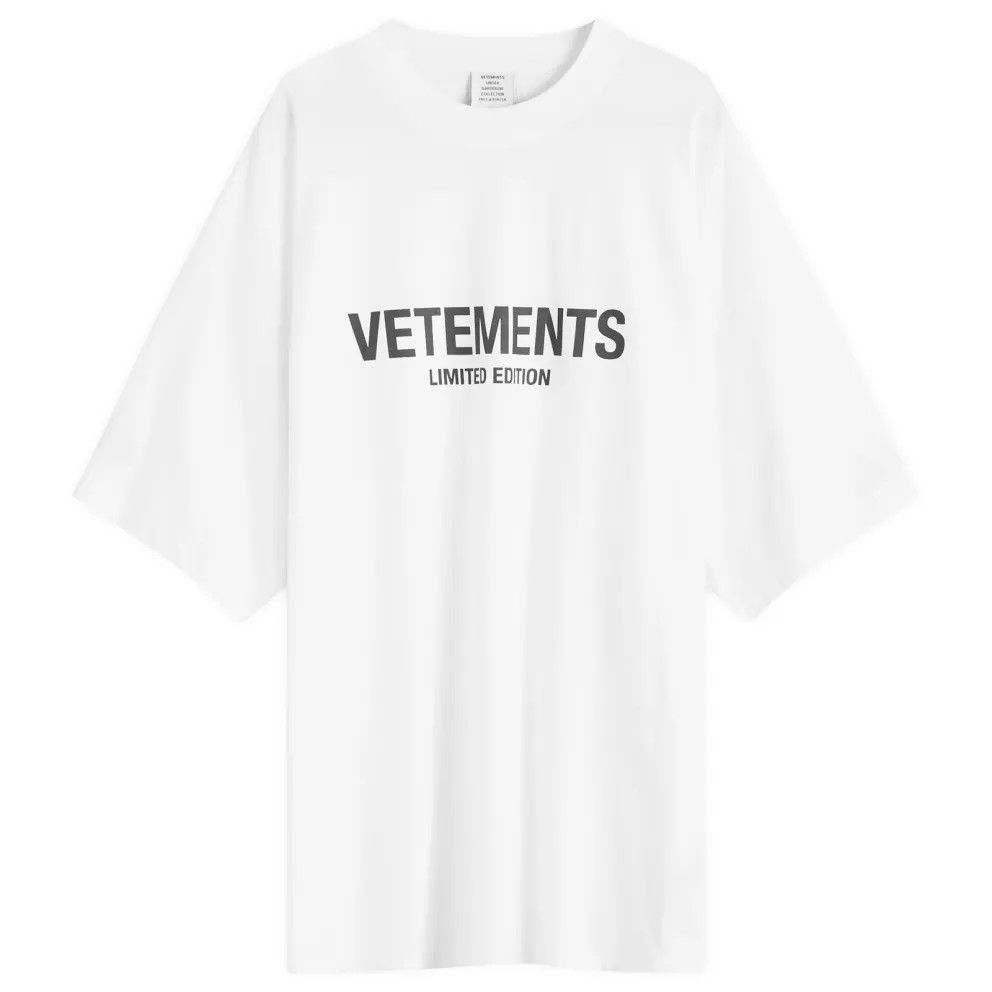 Vetements o1y0924 Oversize-T-Shirt in White Size US S / EU 44-46 / 1 - 1 Thumbnail