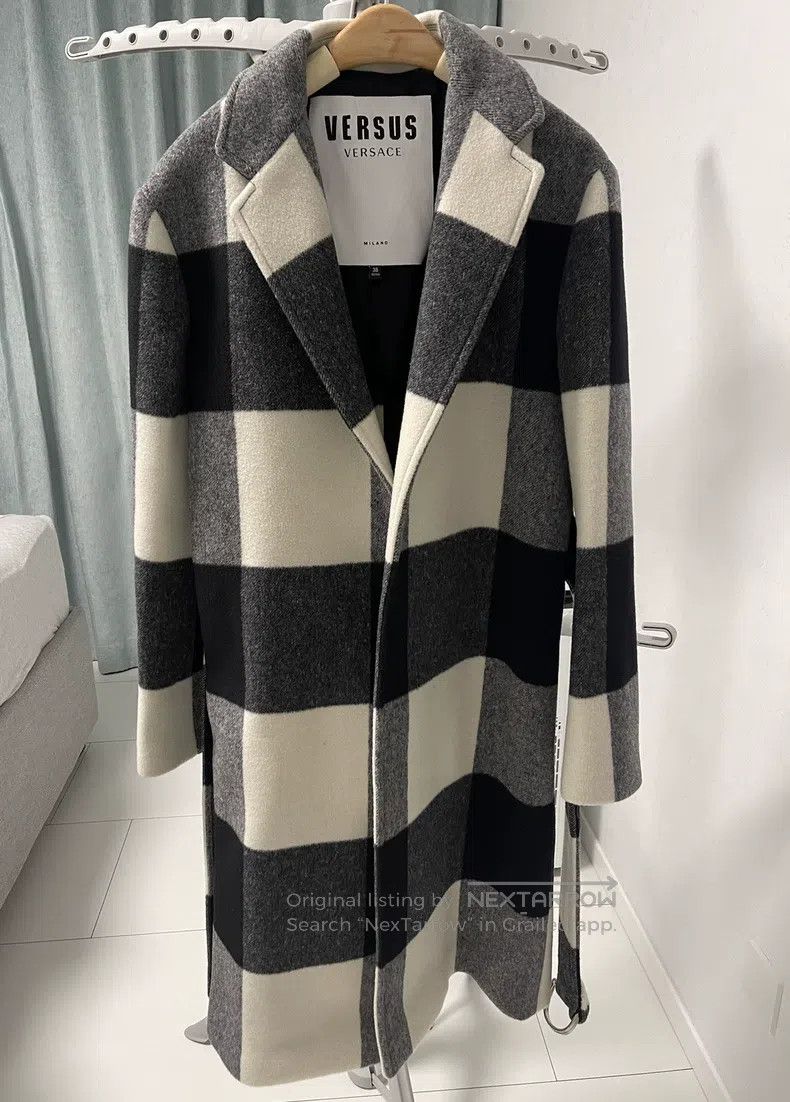 Versace Versace Women's coats Size XS / US 0-2 / IT 36-38 - 1 Thumbnail