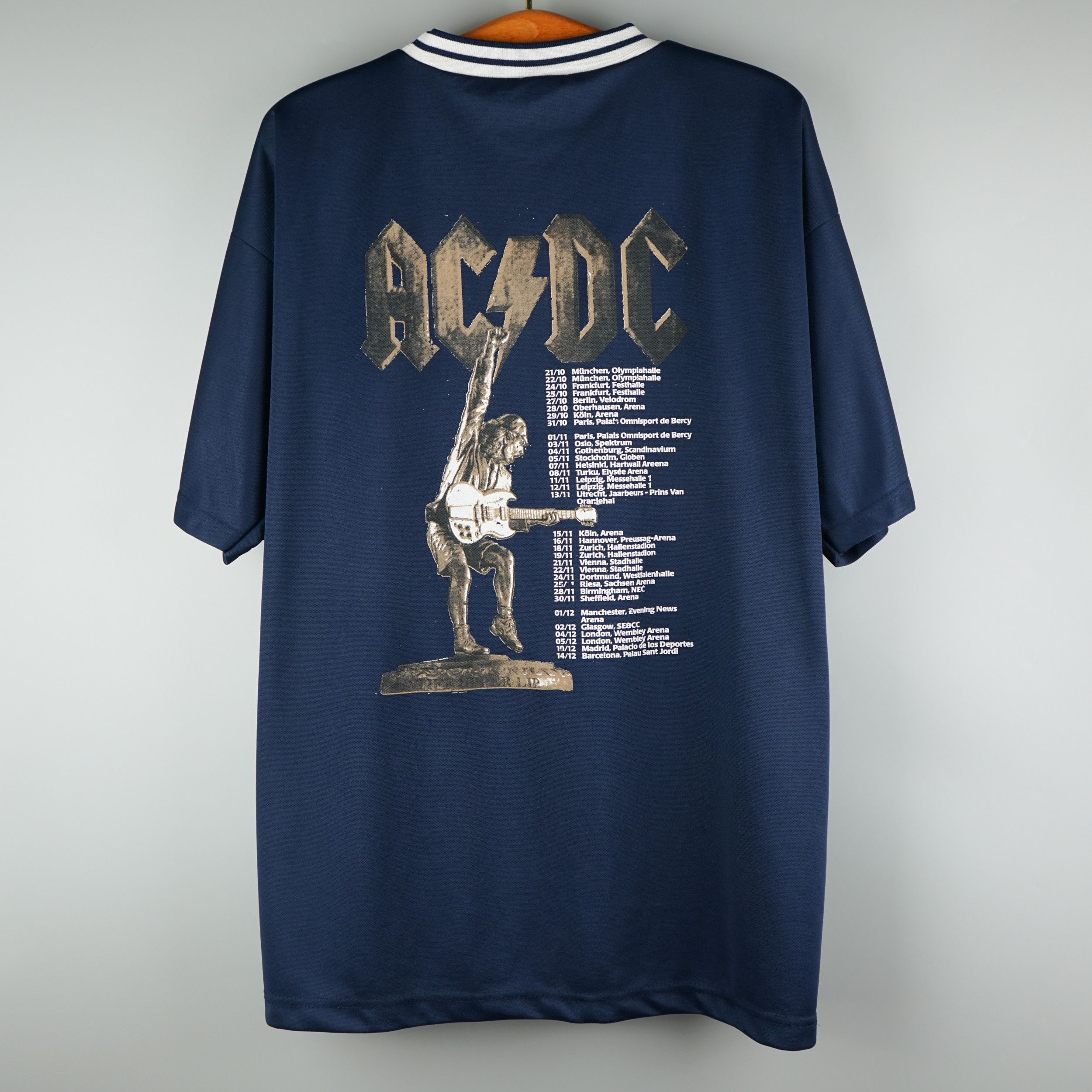 Band Tees × Vintage 2000 ACDC World Tour T-Shirt Stiff Upper Lip Size US XXL / EU 58 / 5 - 1 Thumbnail