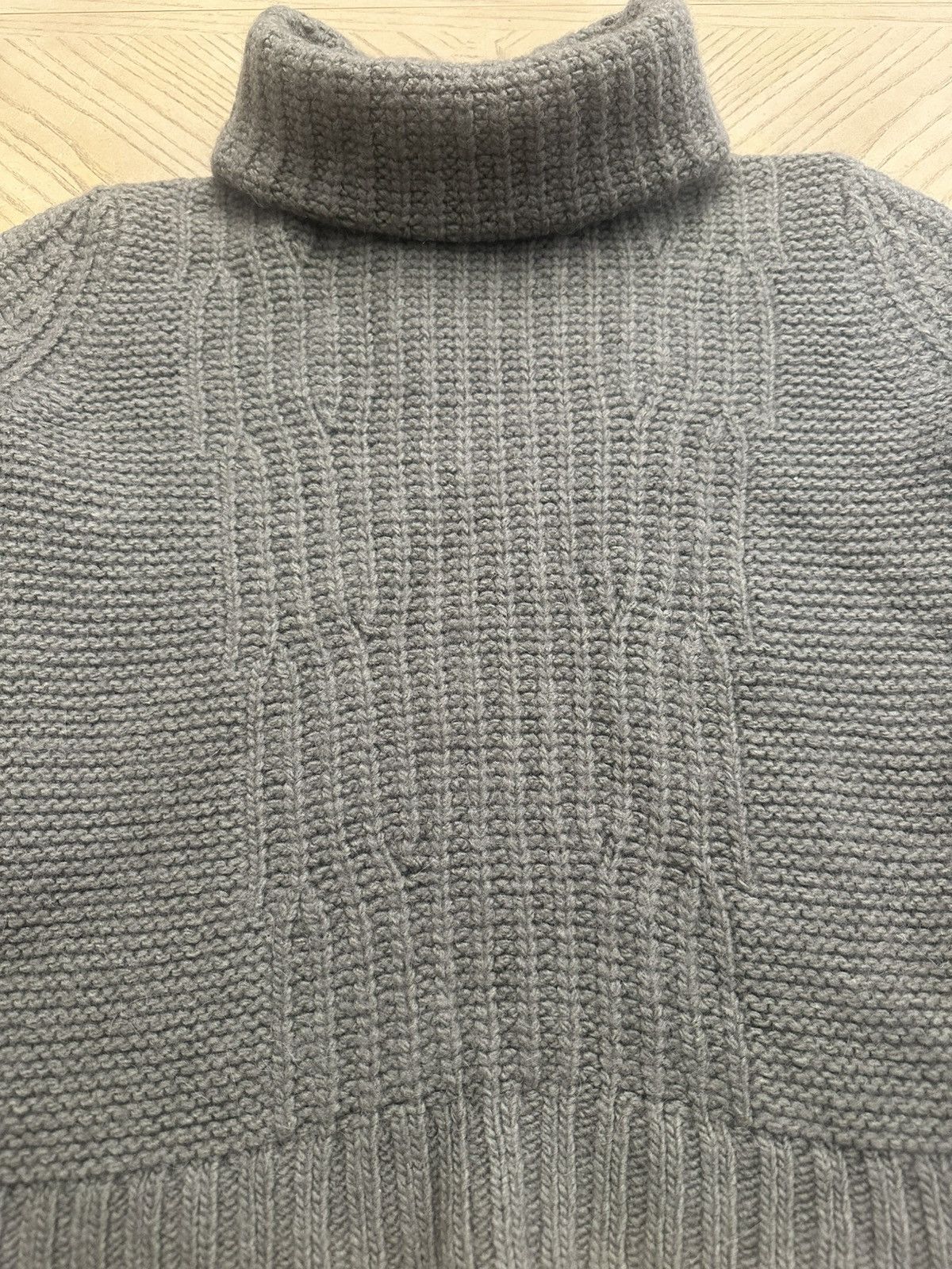 Banana Republic Banana Republic Turtleneck Sweate Size M / US 6-8 / IT 42-44 - 2 Thumbnail