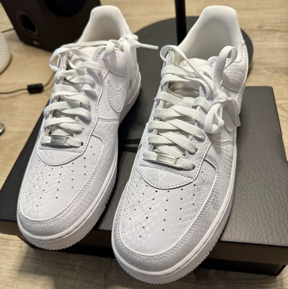 Jordan Brand Nike Air Jordan 1 Low Kobe Bryant Forever White Size US 9.5 / EU 42-43 - 6 Thumbnail