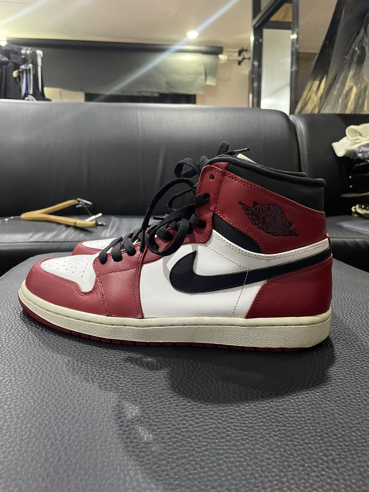 Jordan Brand Jordan 1 Retro Chicago 2013 Size US 10.5 / EU 43-44 - 4 Thumbnail