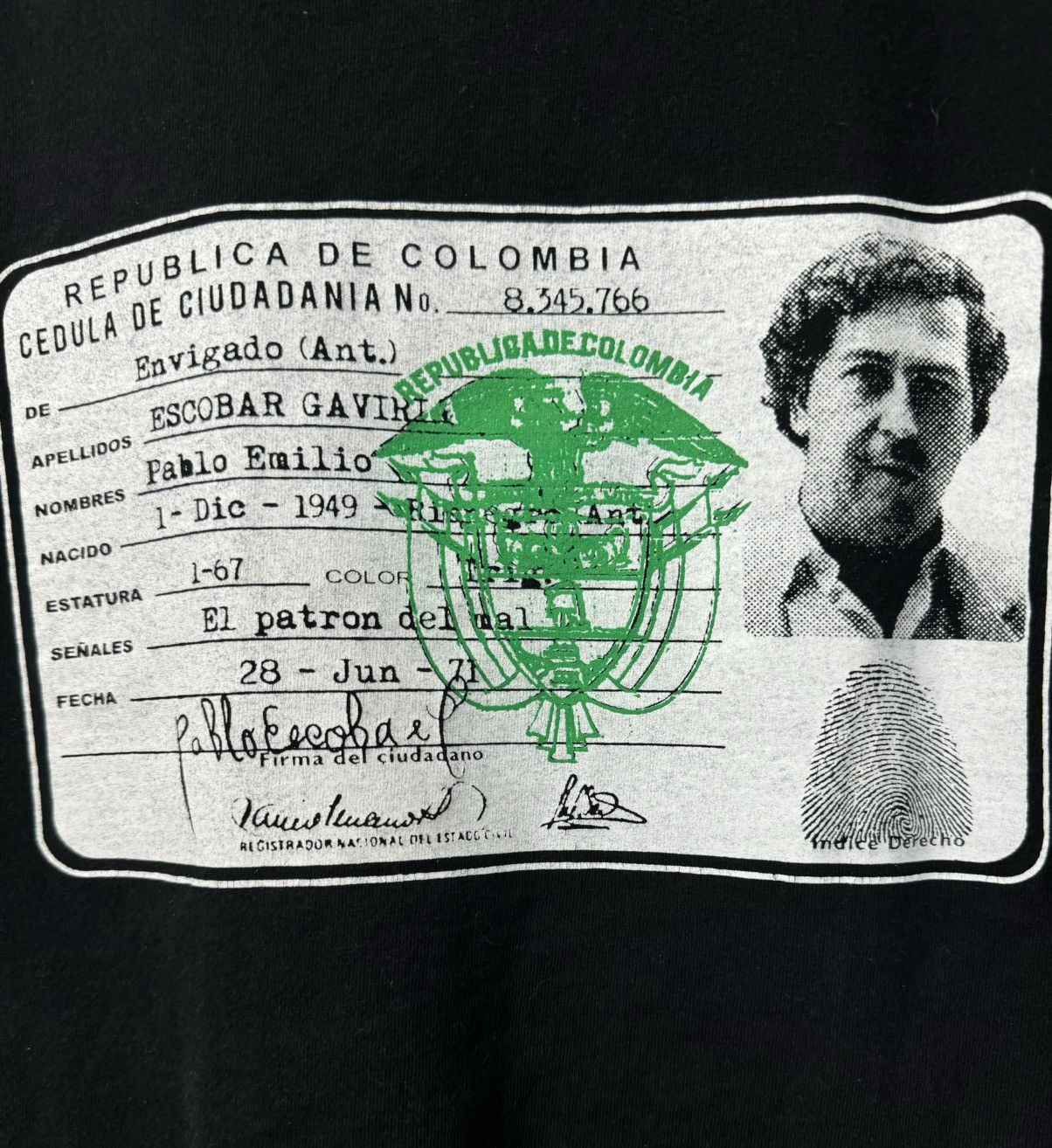 Vintage Vintage Pablo Escobar El Patron Medellin Colombia Print Tee Size US L / EU 52-54 / 3 - 2 Thumbnail