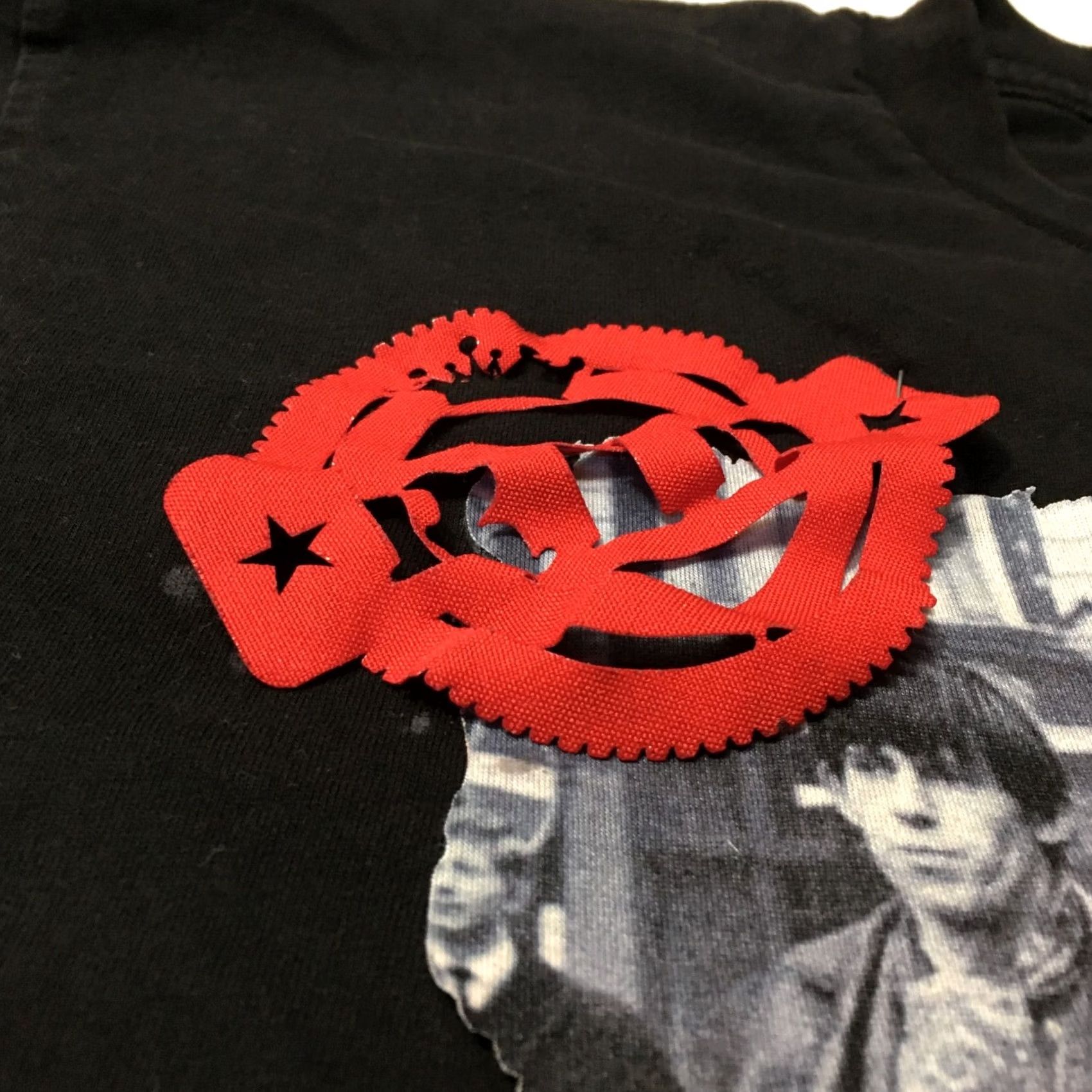 Vintage Tupac shakur 2PAC Rap T Shirt XL Graphic Front Spitting memorial RIP cutout Size US XL / EU 56 / 4 - 3 Thumbnail
