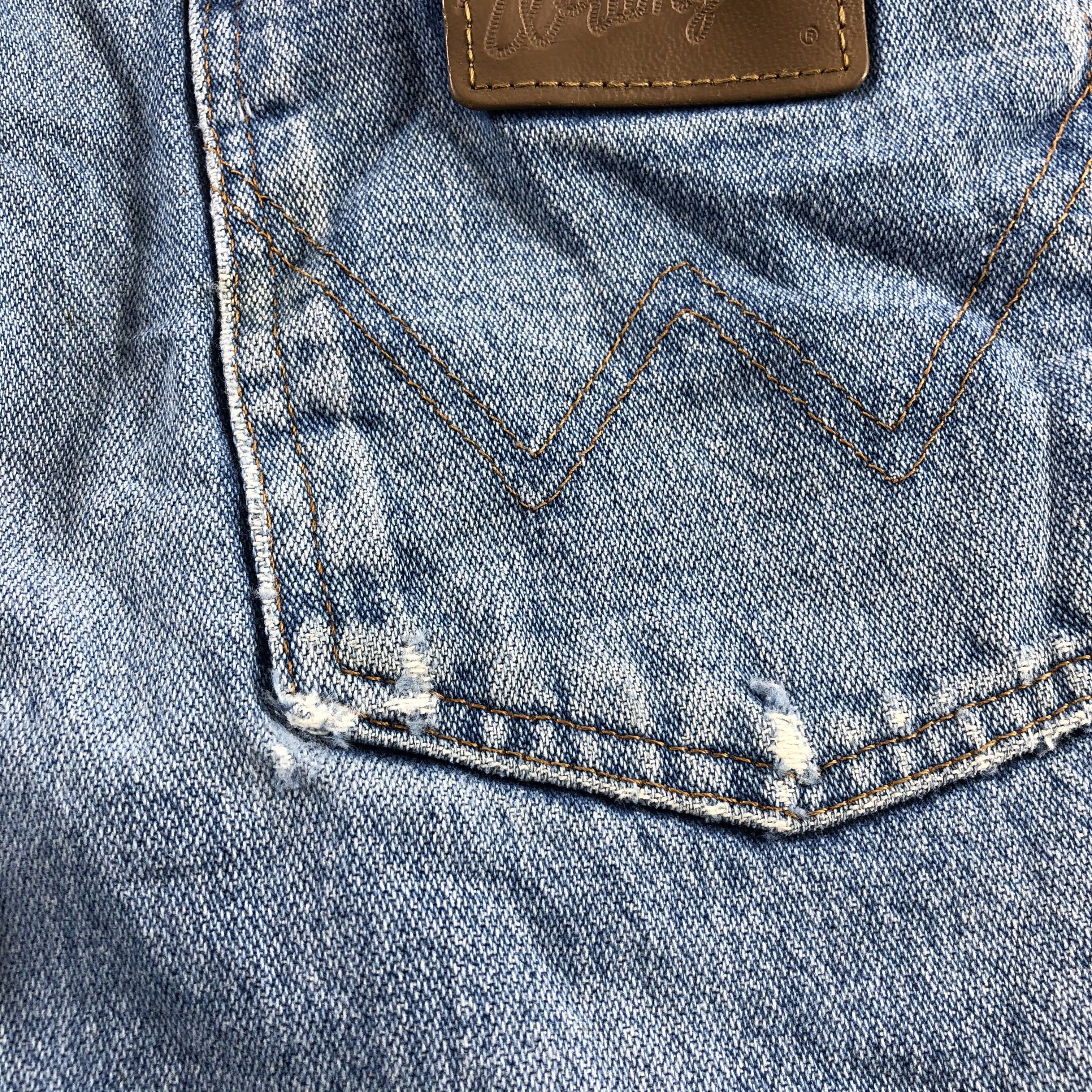Vintage Vintage Blue Wash Wrangler Jeans-J2415 Size US 31 - 8 Thumbnail