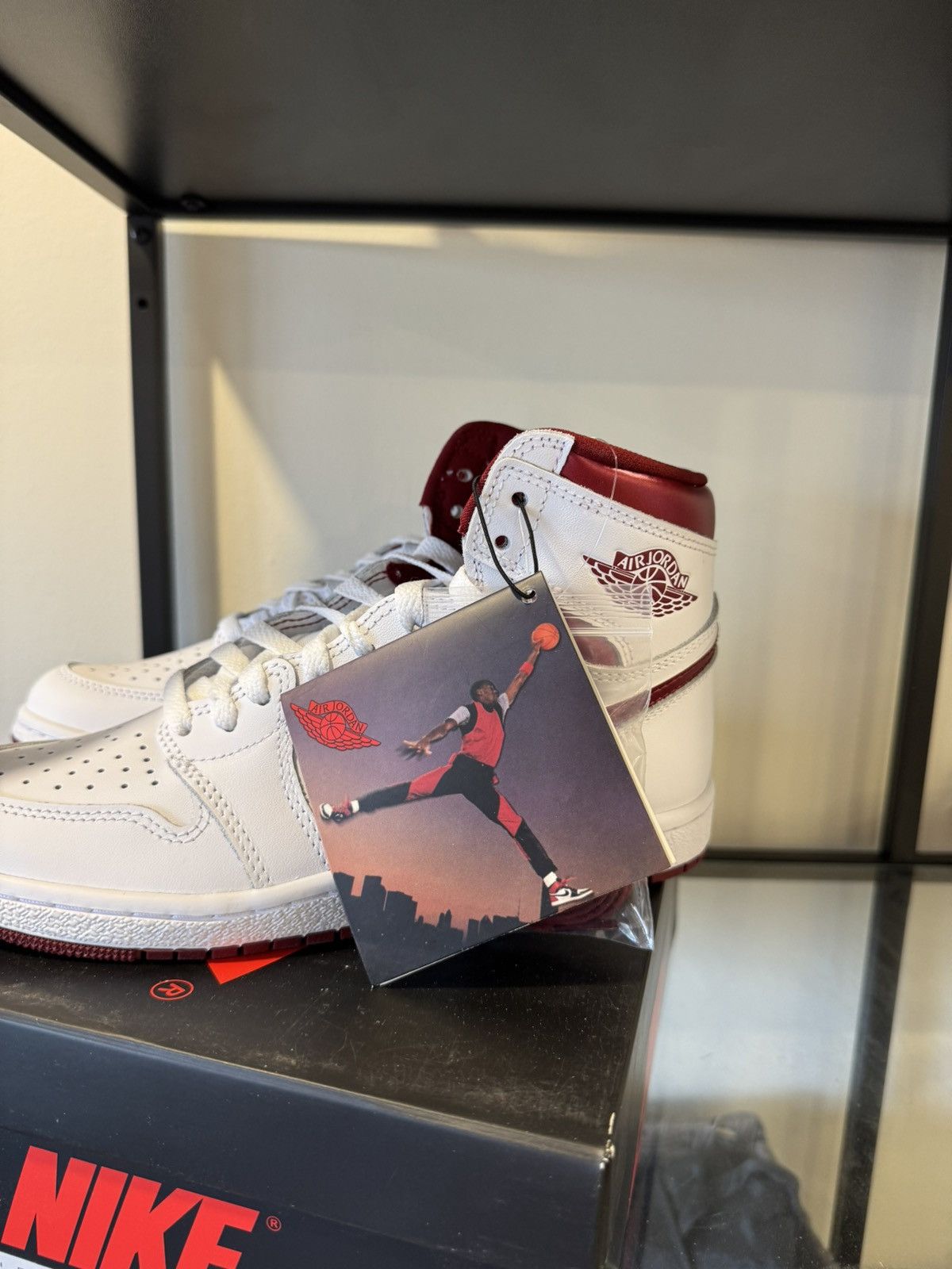 Jordan Brand Nike Air Jordan 1 High '85 "Metallic Burgundy" Red-White Size US 7 / EU 40 - 2 Thumbnail
