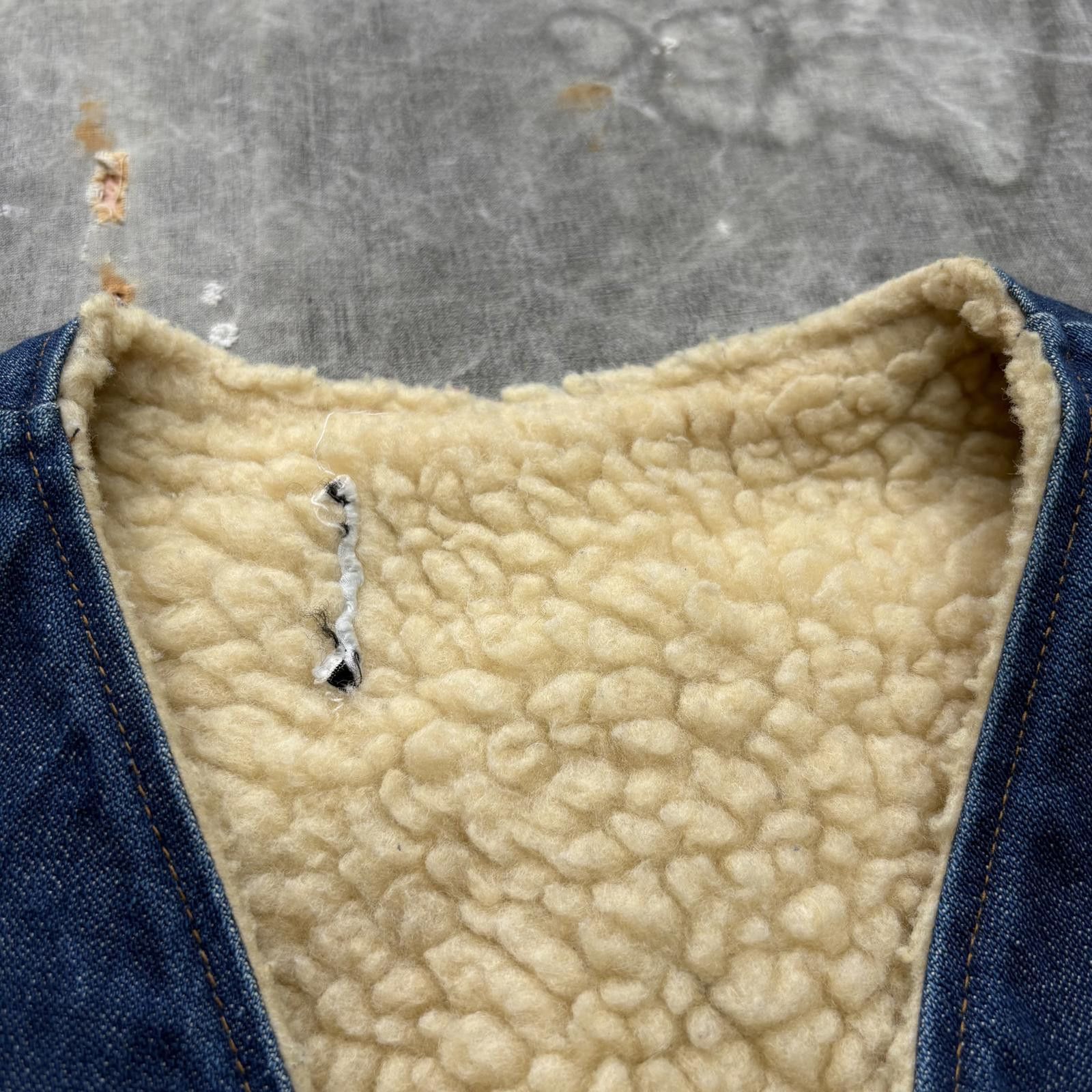 Vintage Vintage 60s 70s Dark Wash Denim Sherpa Lined Western Vest Size US S / EU 44-46 / 1 - 2 Thumbnail