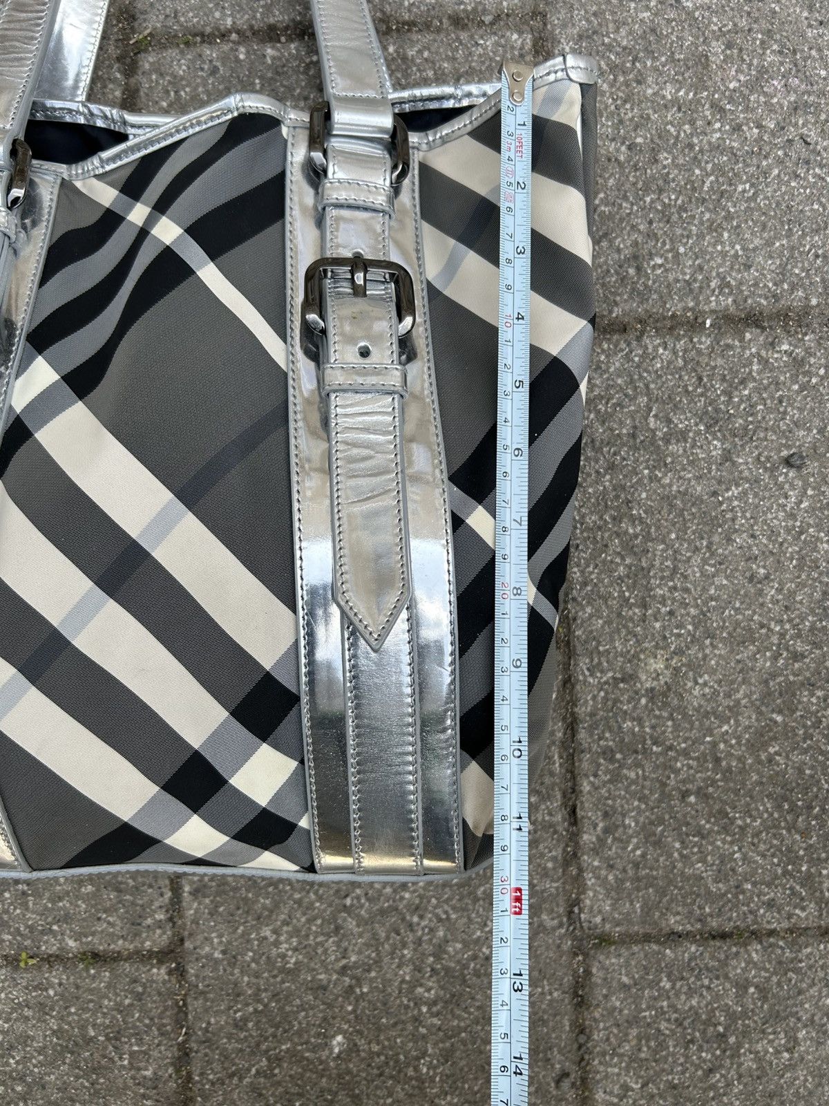 Burberry Burberry Pre-Owned Tote Bag Silver Beat Victoria Shoulder Size ONE SIZE - 22 Thumbnail