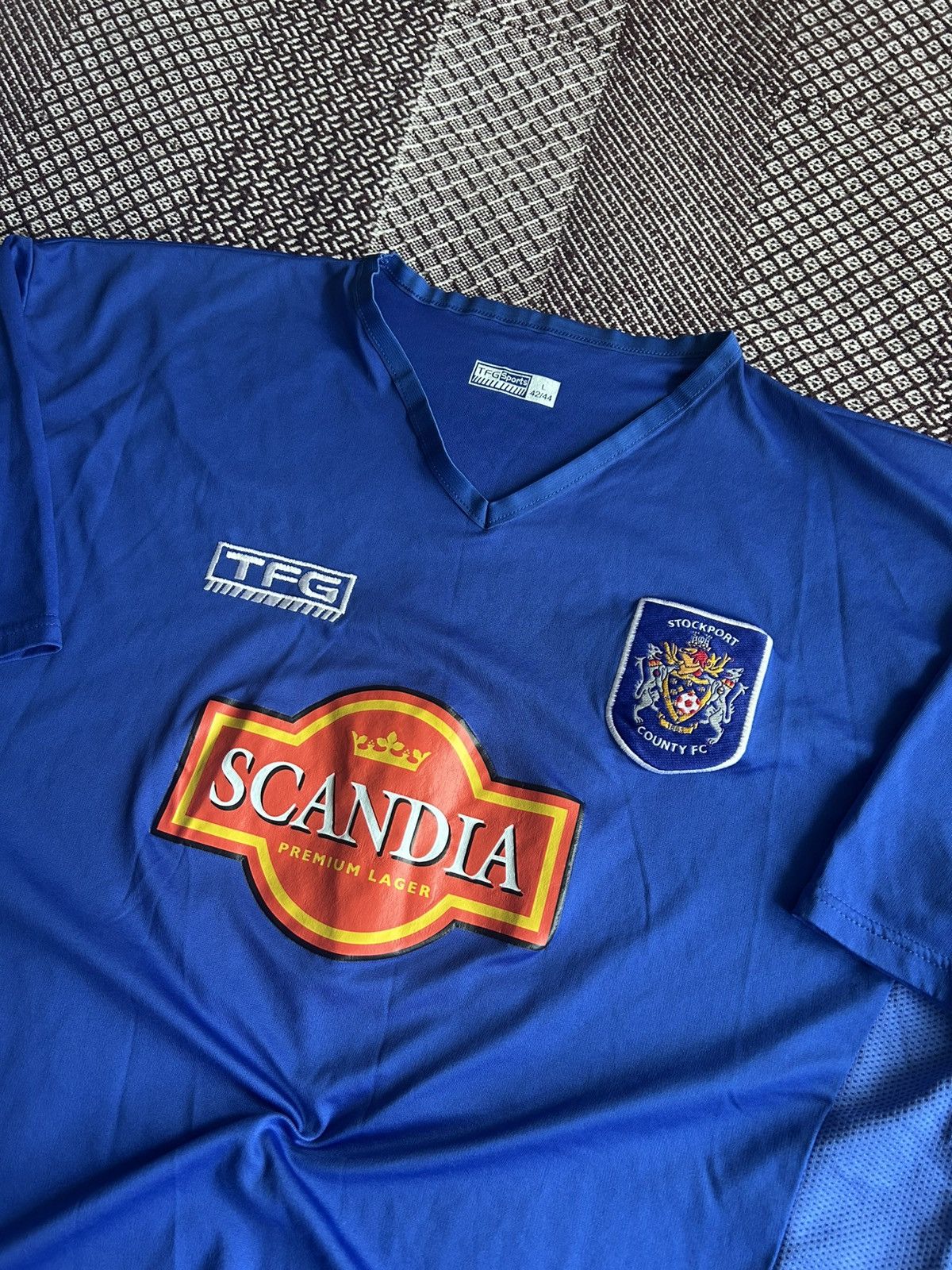 Vintage Vintage Football Jersey Stockport Country Scandia TFG Size L Size US L / EU 52-54 / 3 - 3 Thumbnail