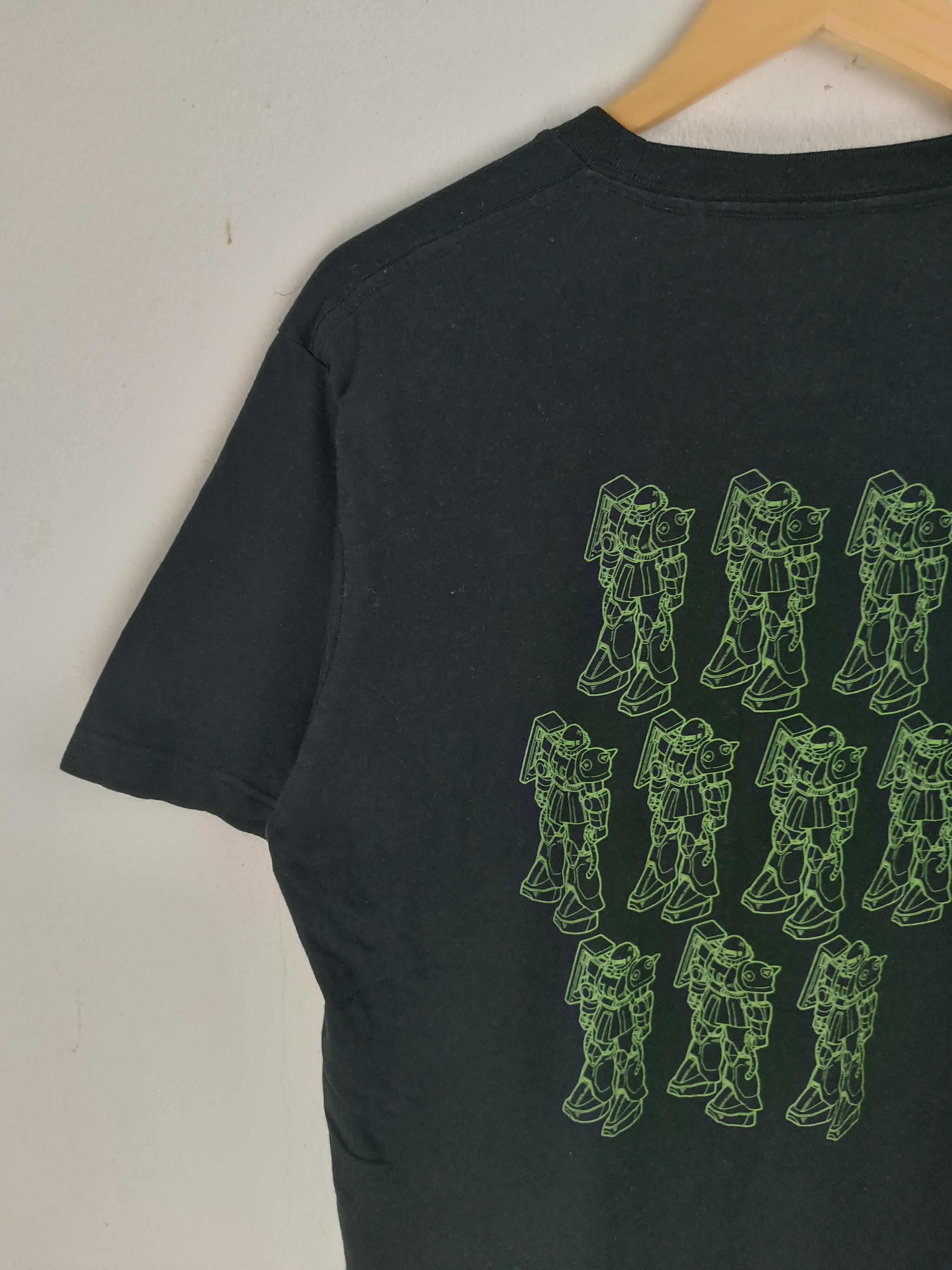 Anime VINTAGE GUNDAM MS-06 'ZAKU II' 40TH ANNIVERSARY TEE Size US L / EU 52-54 / 3 - 11 Thumbnail