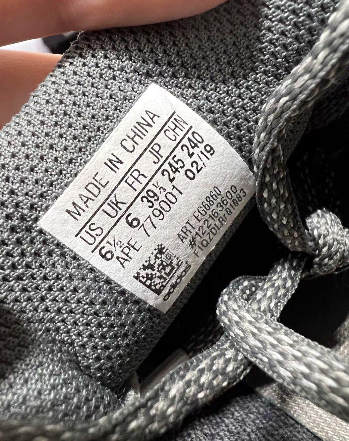Yeezy Yeezy 700 Crystal Clear J42 Size US 6.5 / IT 36.5 - 7 Thumbnail