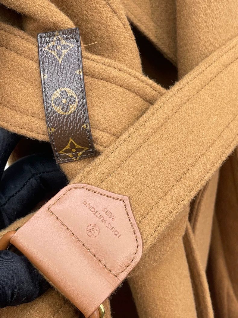 Louis Vuitton Louis Vuitton Brown wool coat with full print of presbyopi Size XS / US 0-2 / IT 36-38 - 4 Thumbnail