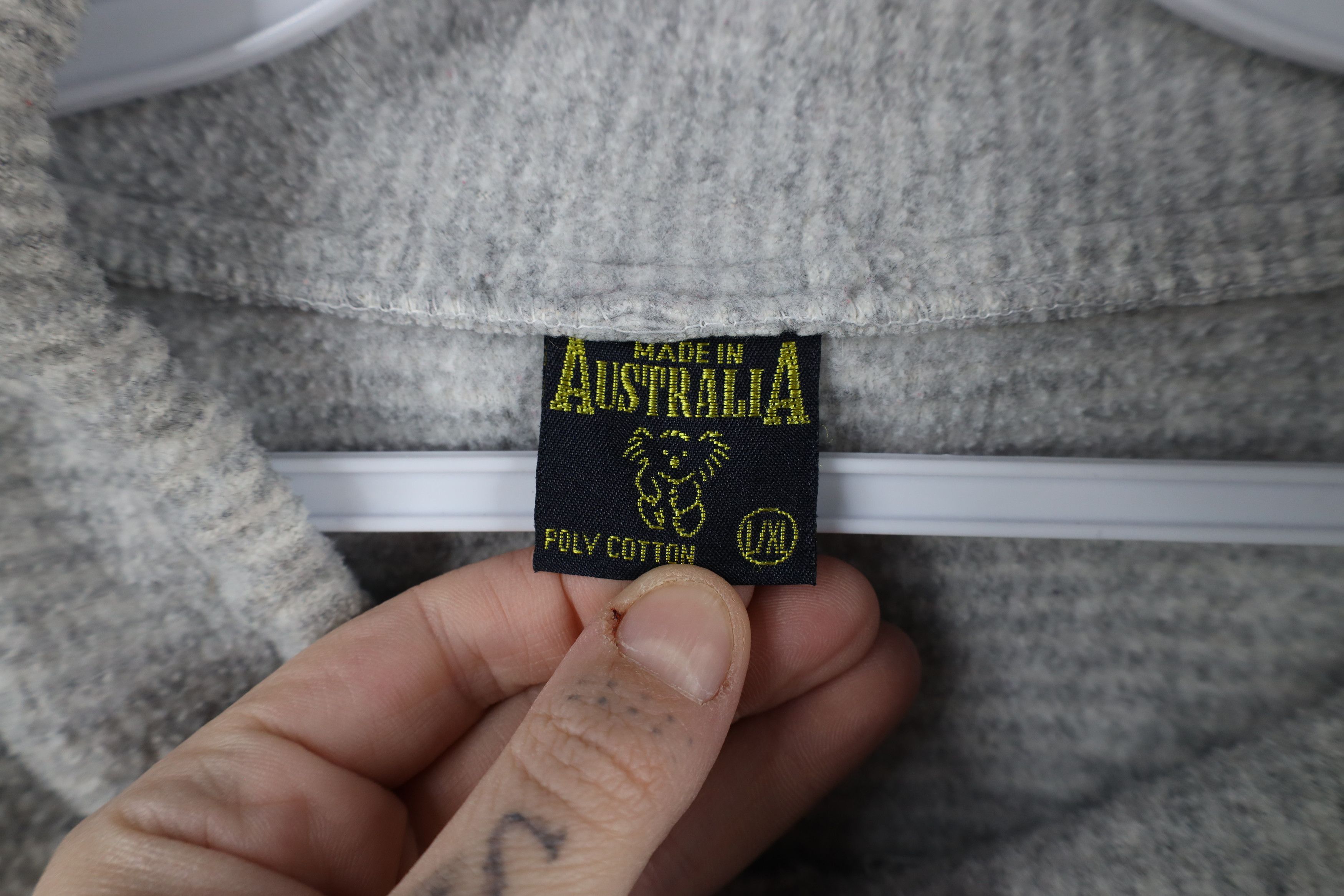 Vintage Vintage 90s Streetwear Tasmania Australia Fleece Sweater Size L / US 10 / IT 46 - 7 Thumbnail