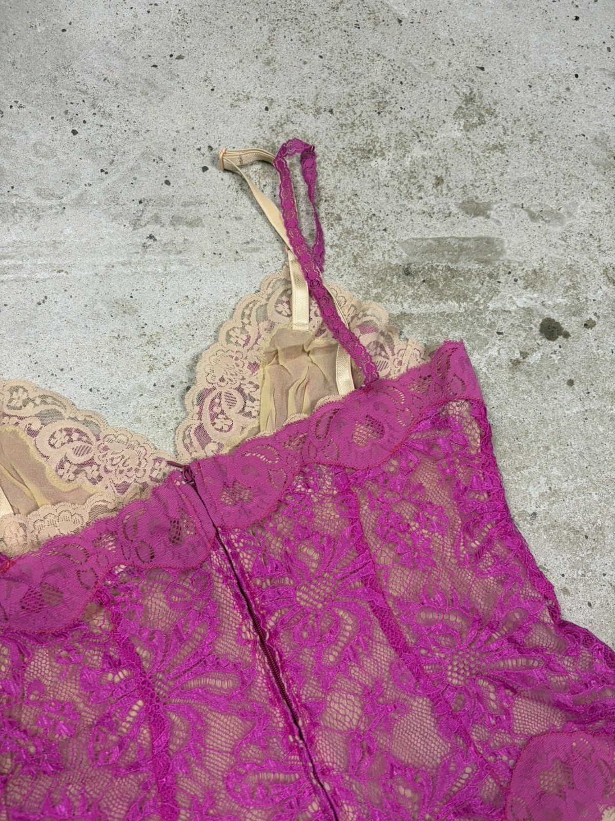 Dolce & Gabbana Vintage 2000s Dolce & Gabbana Pink & Beige Lace Corset Top Size M / US 6-8 / IT 42-44 - 11 Thumbnail