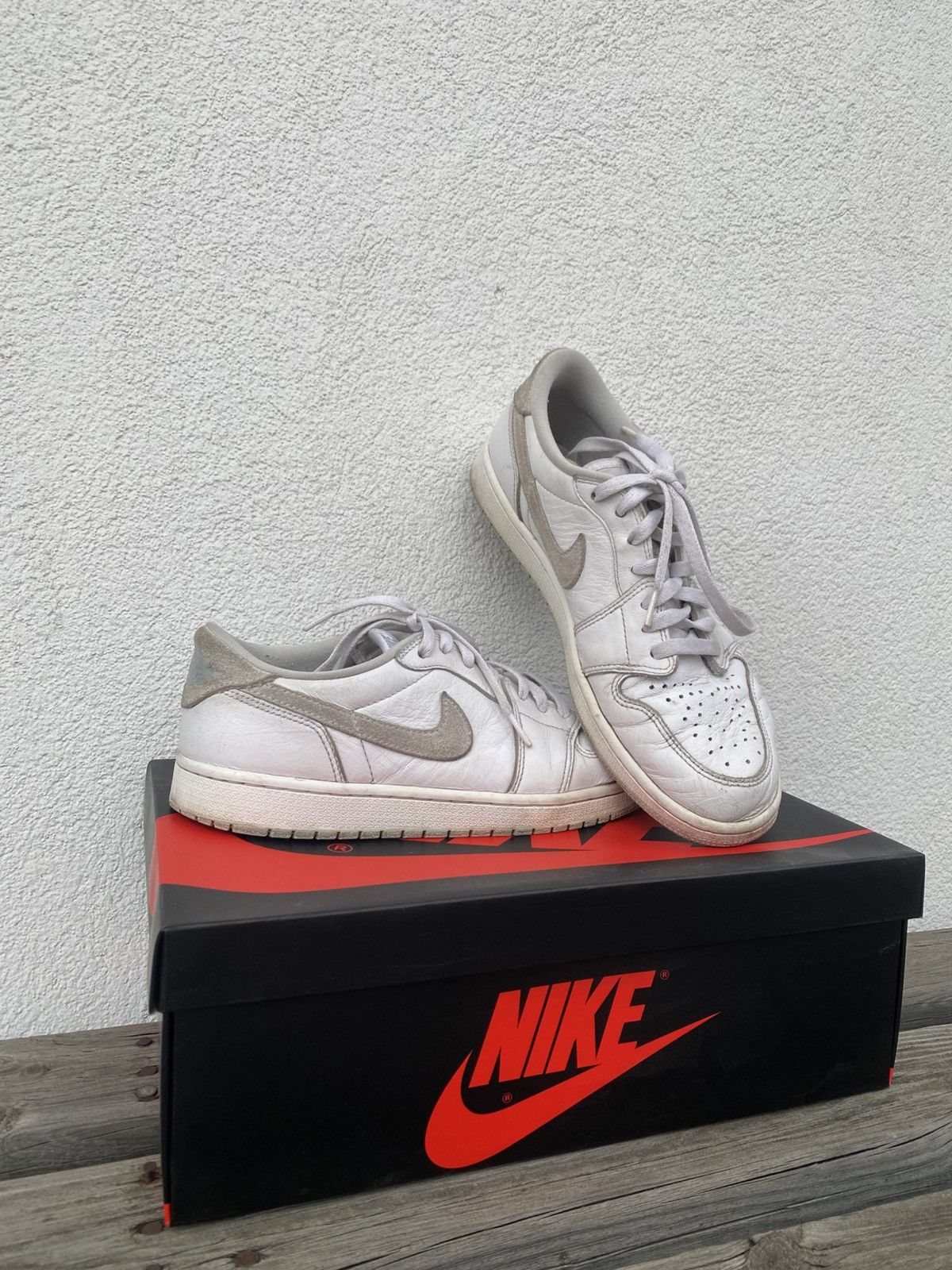 Jordan Brand × Nike nike Air Jordan 1 Low OG Neutral Grey 85 sneakers Size US 10.5 / EU 43-44 - 2 Thumbnail