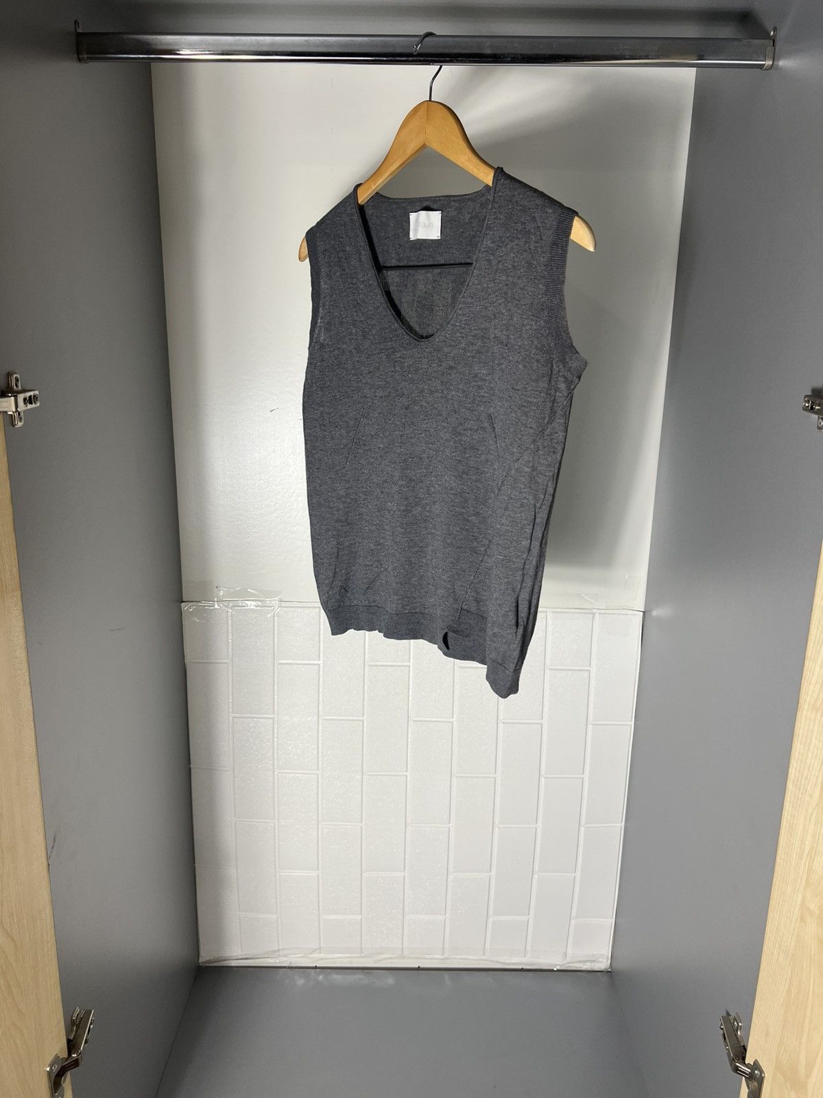 Zadig & Voltaire VINTAGE ZADIG & VOLTAIRE ITALIAN DESIGNER SLEEVELESS SWEATER Size S / US 4 / IT 40 - 3 Thumbnail