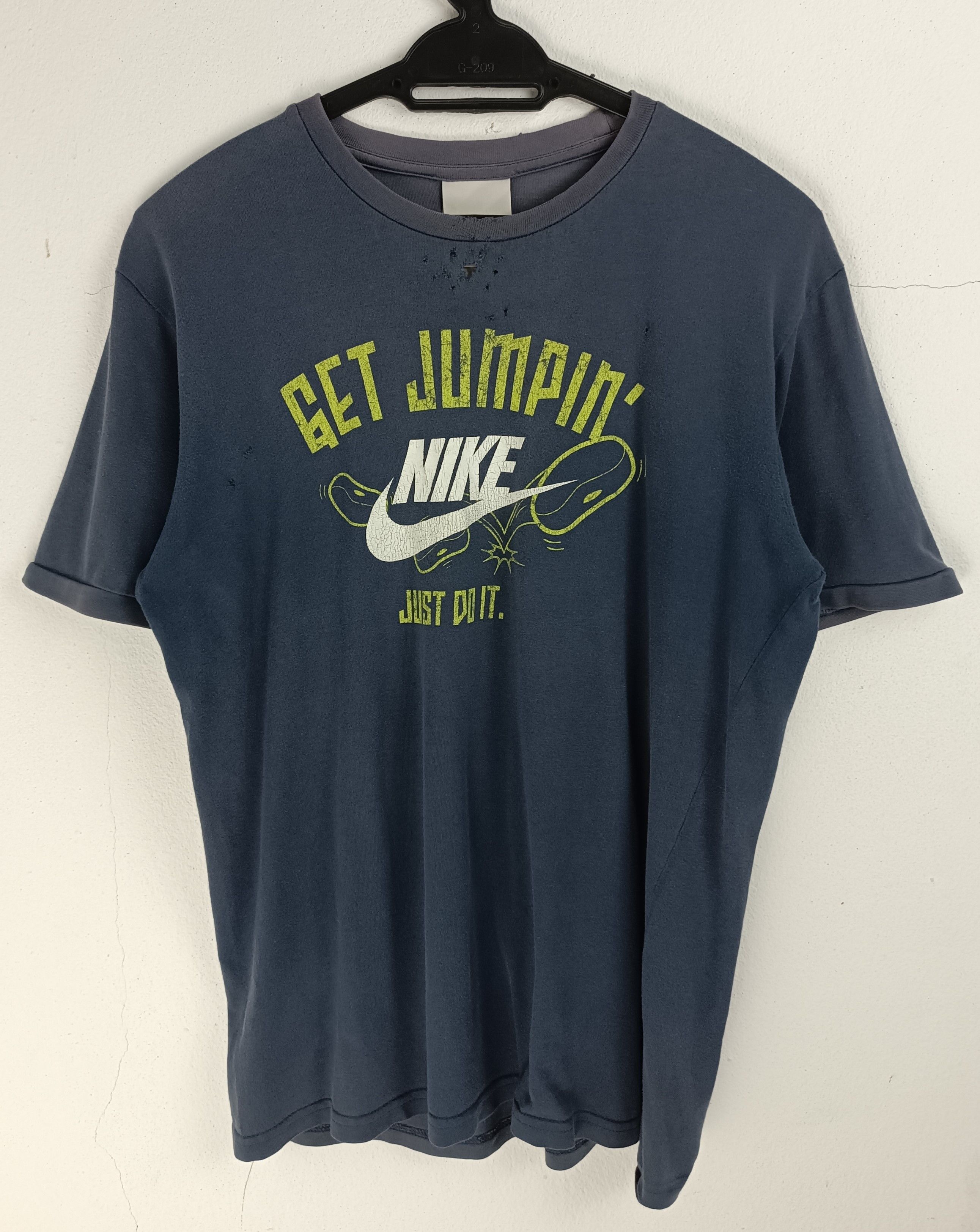 Nike THRASHED FADED VINTAGE Y2K NIKE GET JUMPIN VERY RARE TEE Size US M / EU 48-50 / 2 - 3 Thumbnail