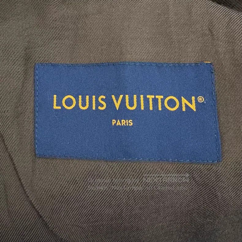 Louis Vuitton Louis Vuitton SS25 Men's Spring-Summer Logo Embossed Singl Size US S / EU 44-46 / 1 - 3 Thumbnail