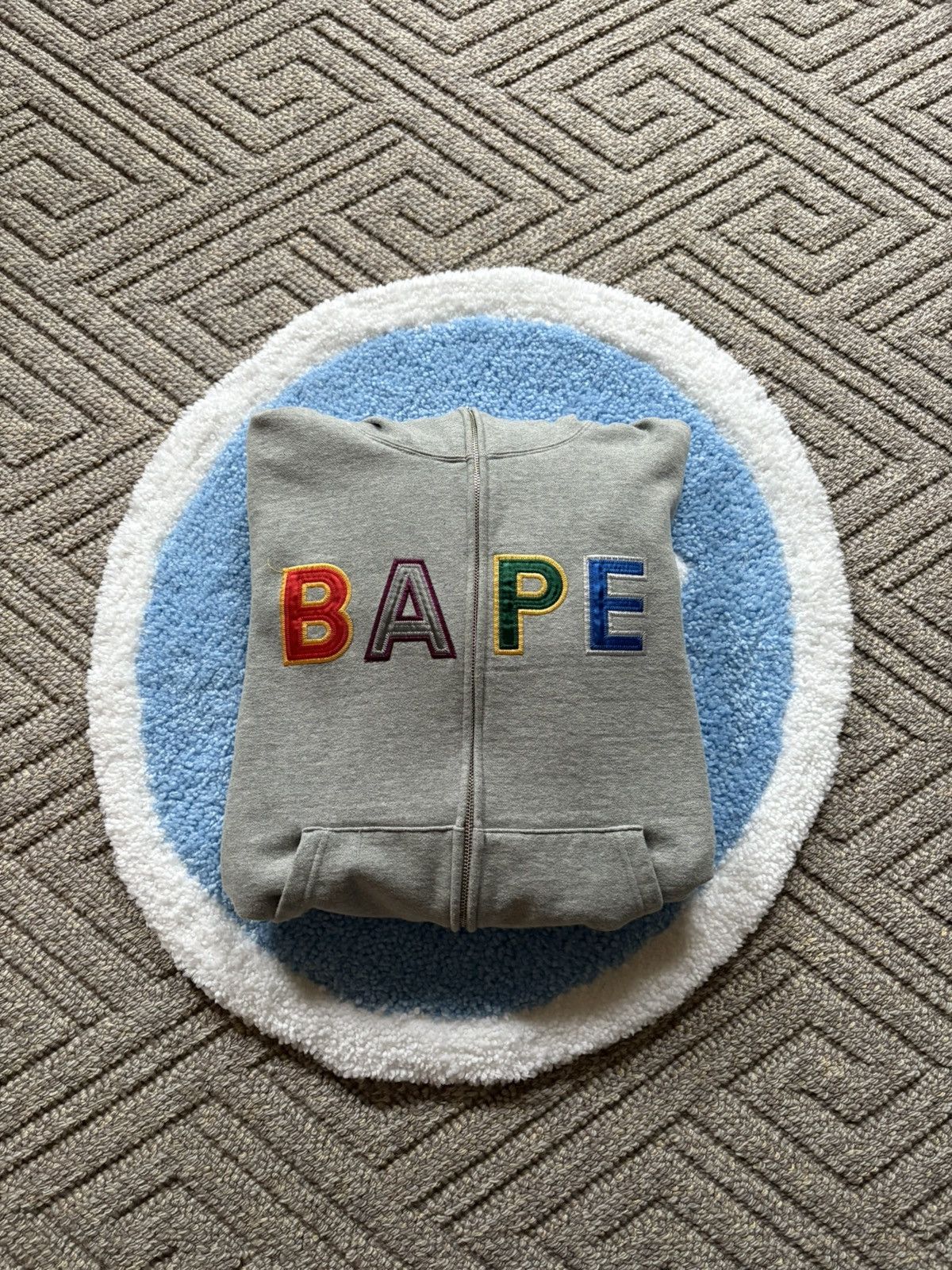 Bape 🦍🎨 BAPE Multicolor Logo Full-Zip Hoodie – Grey Size US S / EU 44-46 / 1 - 1 Thumbnail