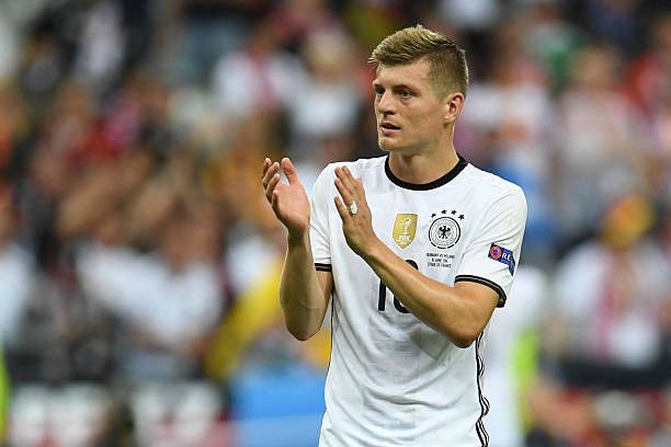 Adidas Adidas x Germany 2016 #18 Kroos Home Jersey Shirt Size US M / EU 48-50 / 2 - 3 Thumbnail