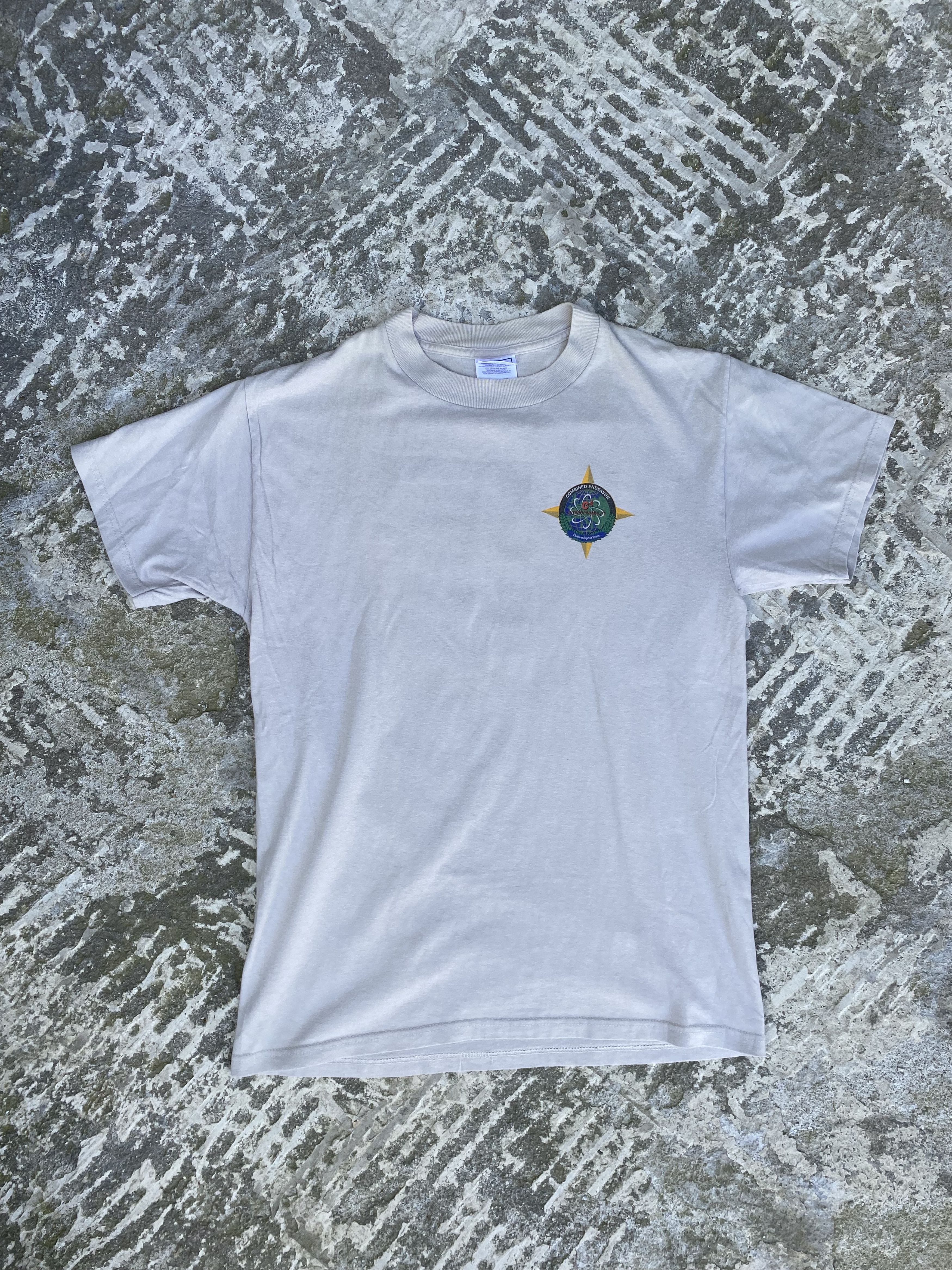 Vintage VINTAGE HANES COMBINED ENDEAVOR 2001 FLAGS TEE Size US M / EU 48-50 / 2 - 2 Thumbnail