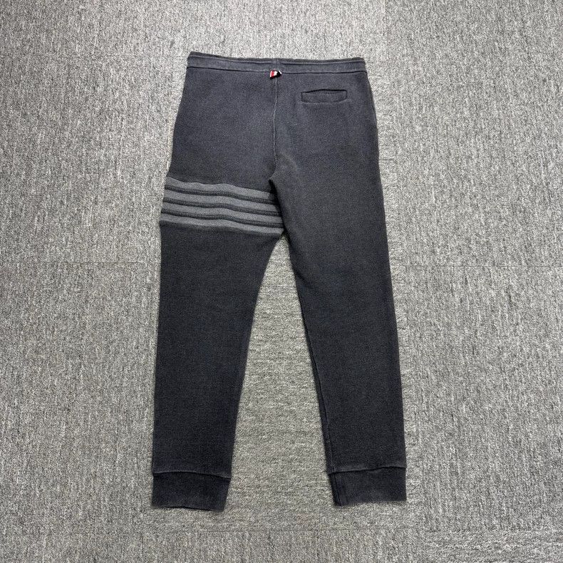 Thom Browne Thom Browne size3 Havvag patterned casual trousers Size US 34 / EU 50 - 2 Thumbnail