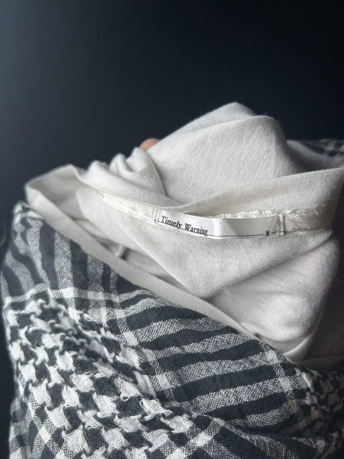 Other timely warning scarf T-shirt Size US S / EU 44-46 / 1 - 4 Thumbnail