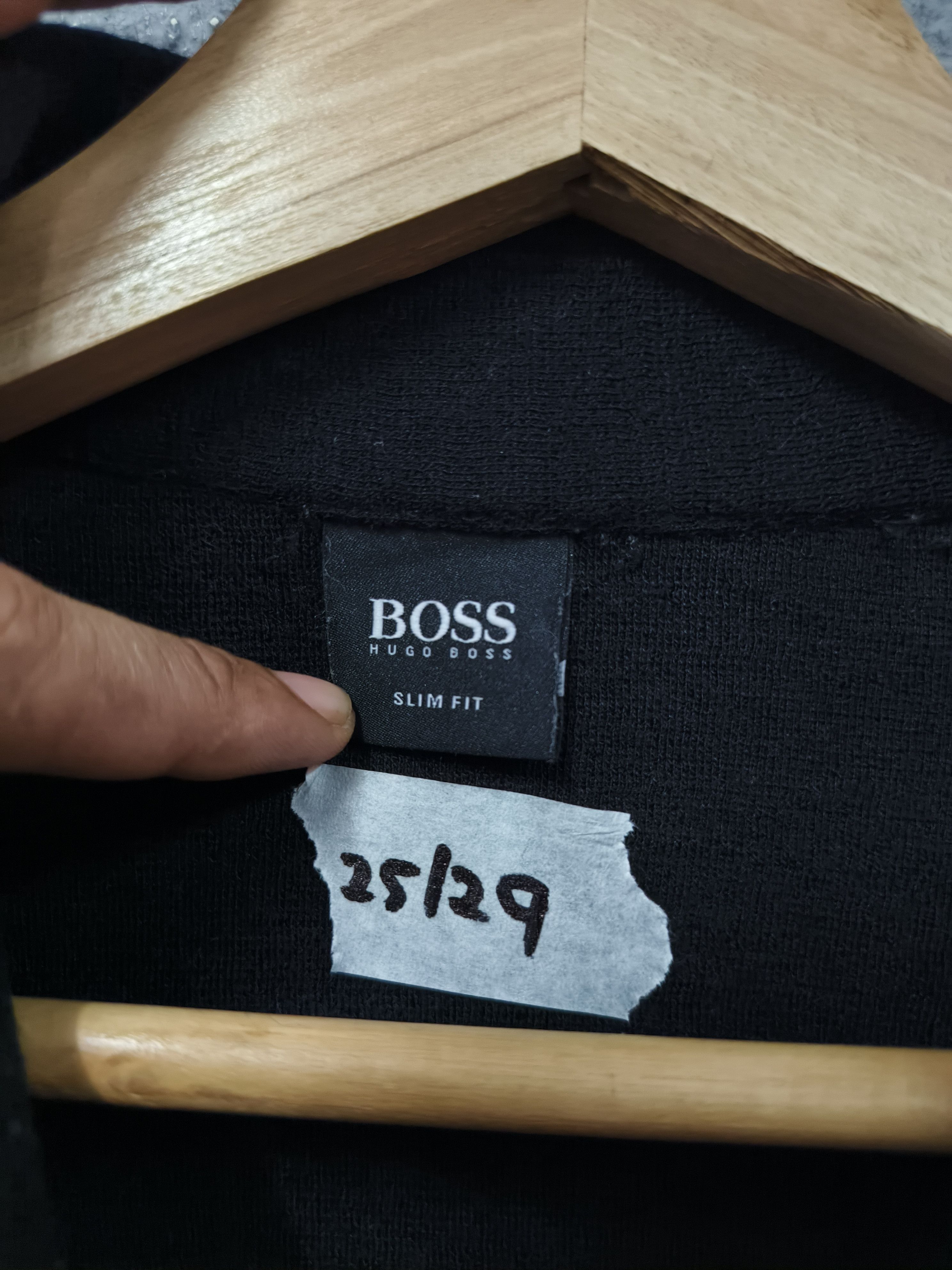 Hugo Boss Hugo Boss slim fit knit jacket sweater Size US XL / EU 56 / 4 - 11 Thumbnail