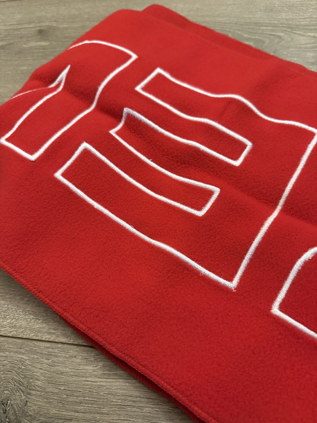 Supreme Supreme Polartec Red Scarf Size ONE SIZE - 6 Thumbnail