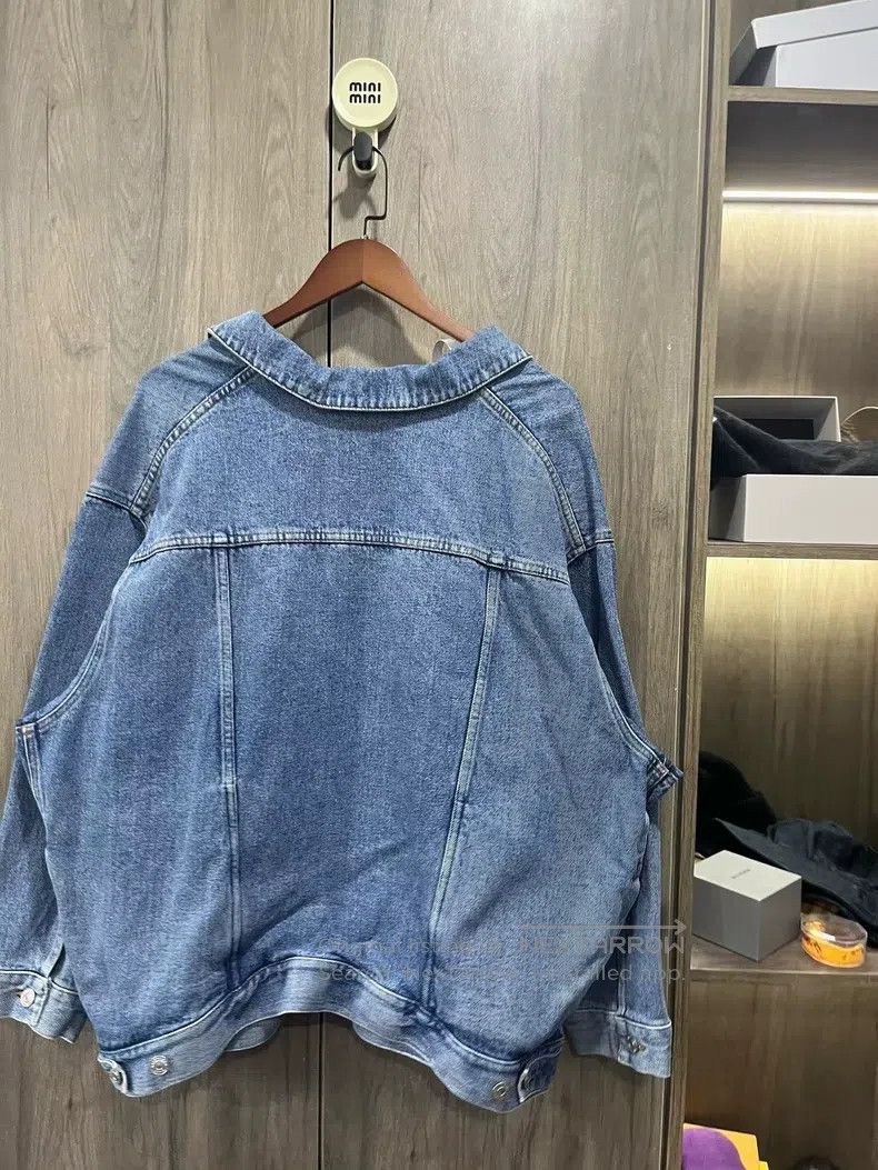 Balenciaga Balenciaga Solid Color V-Neck Denim Jacket Size XS / US 0-2 / IT 36-38 - 6 Thumbnail