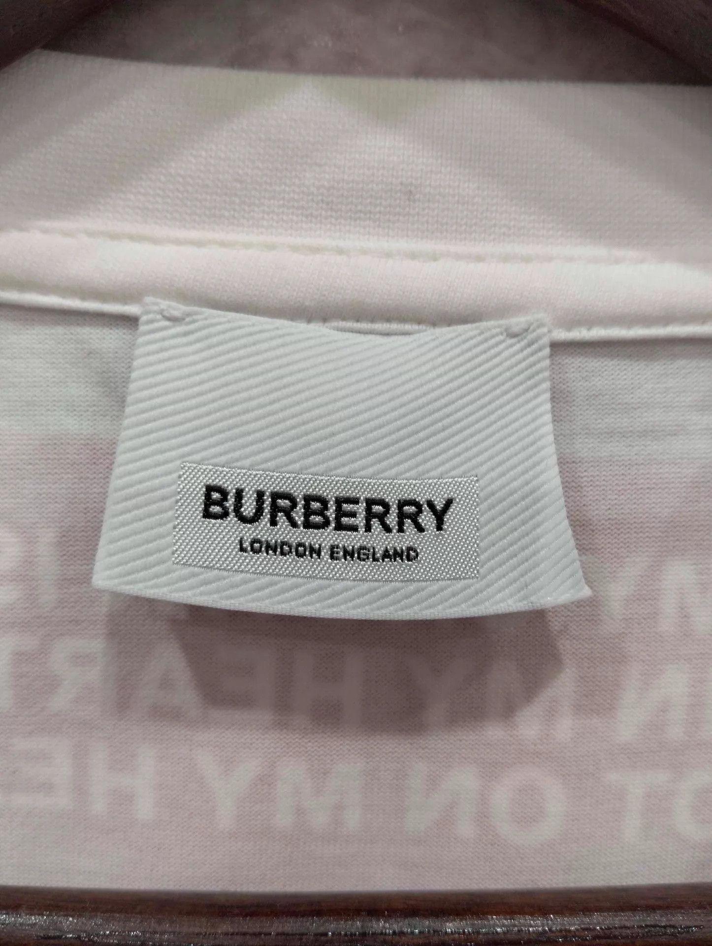 Burberry Burberry Logo Print Crewneck T-shirt S Size US S / EU 44-46 / 1 - 4 Thumbnail