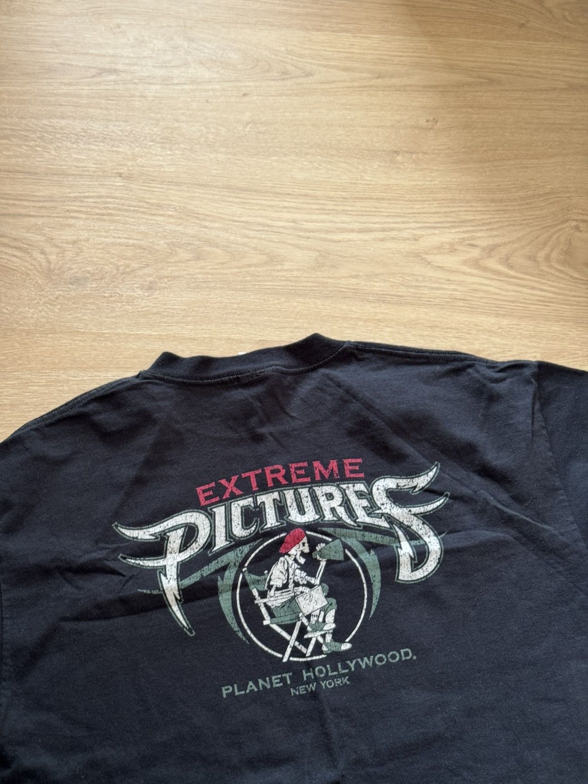 Vintage Vintage 00’s Planet Hollywood NY Extreme Pictures T-Shirt Size US XL / EU 56 / 4 - 4 Thumbnail